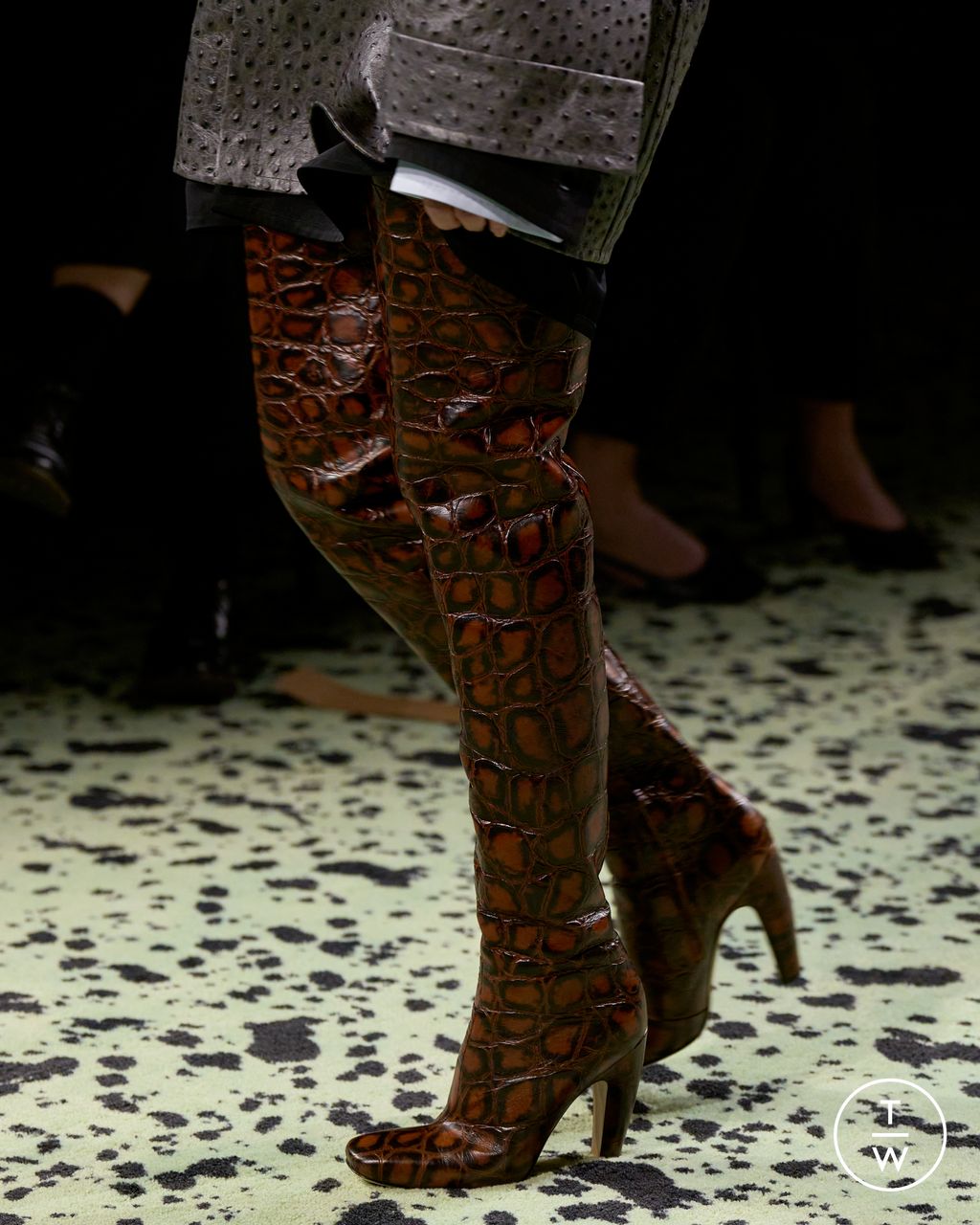 Fashion Week Milan Fall/Winter 2023 look 58 from the Bottega Veneta collection womenswear accessories