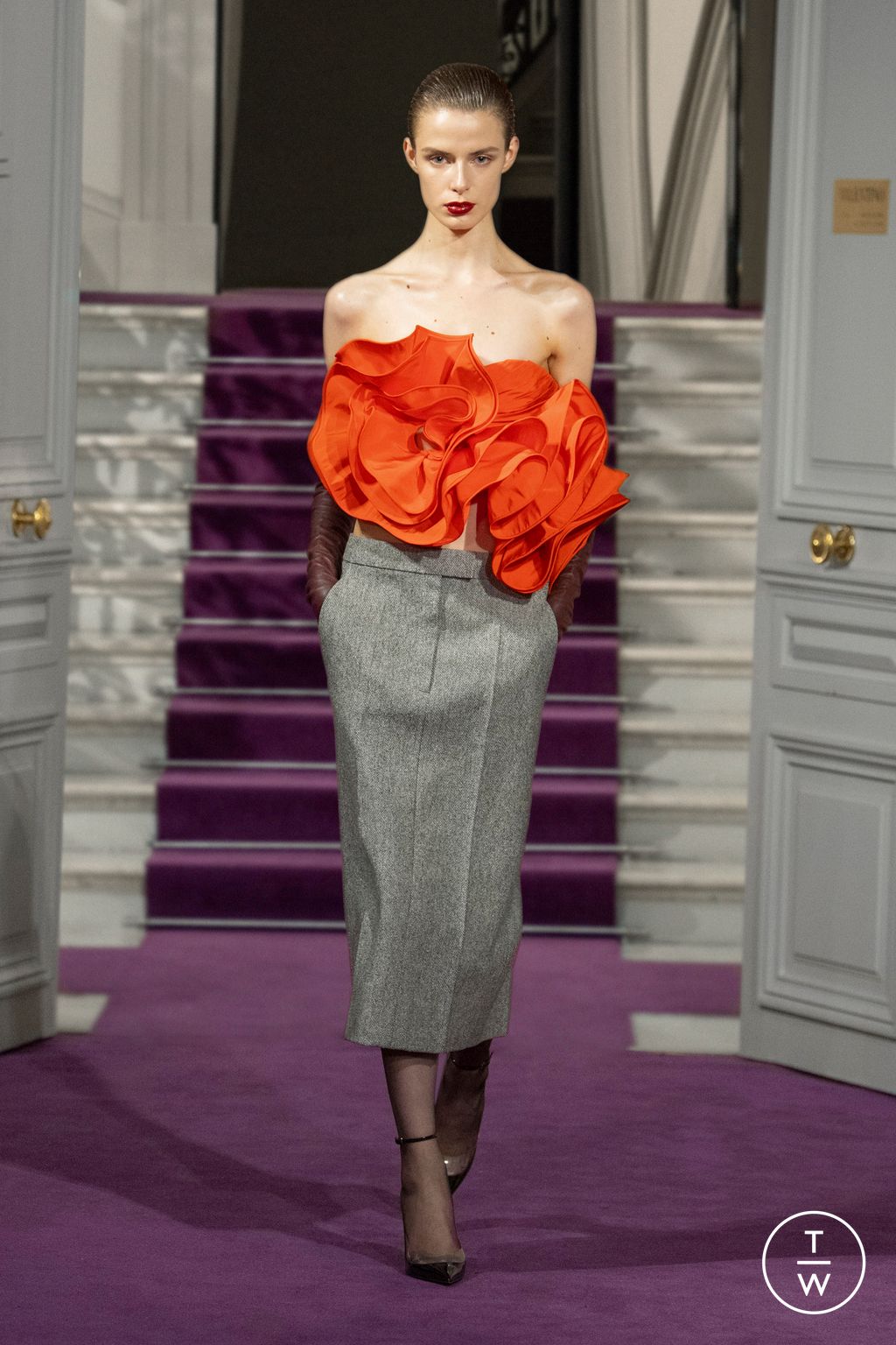 Fashion Week Paris Spring/Summer 2024 look 15 from the Valentino collection couture