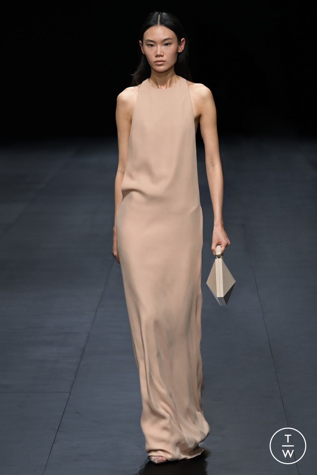 Fashion Week Paris Spring/Summer 2023 look 15 de la collection Valentino womenswear