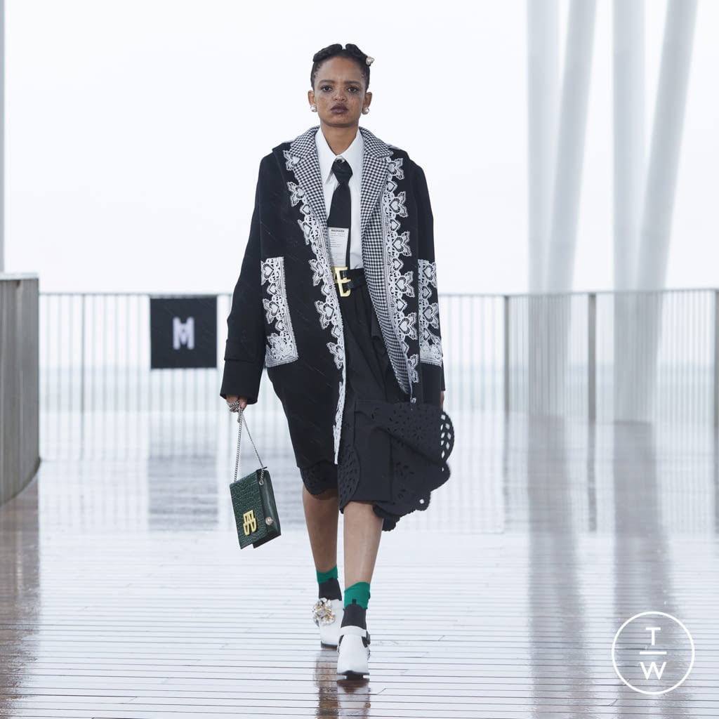 Fashion Week Paris Fall/Winter 2021 look 21 from the Masha Ma collection 女装