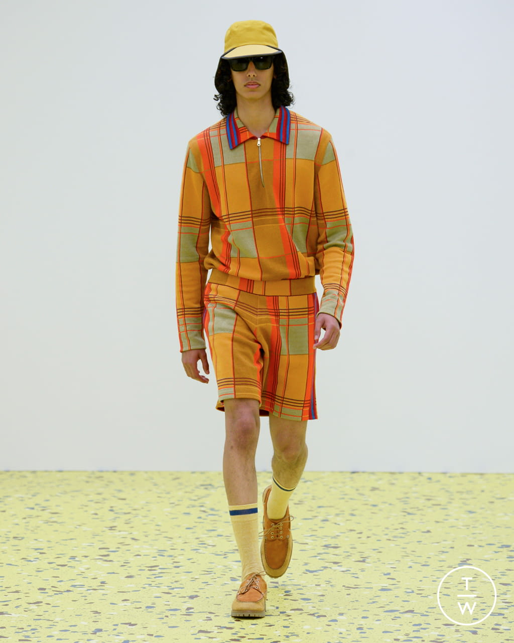 Fashion Week Paris Spring/Summer 2022 look 16 from the Paul Smith collection menswear
