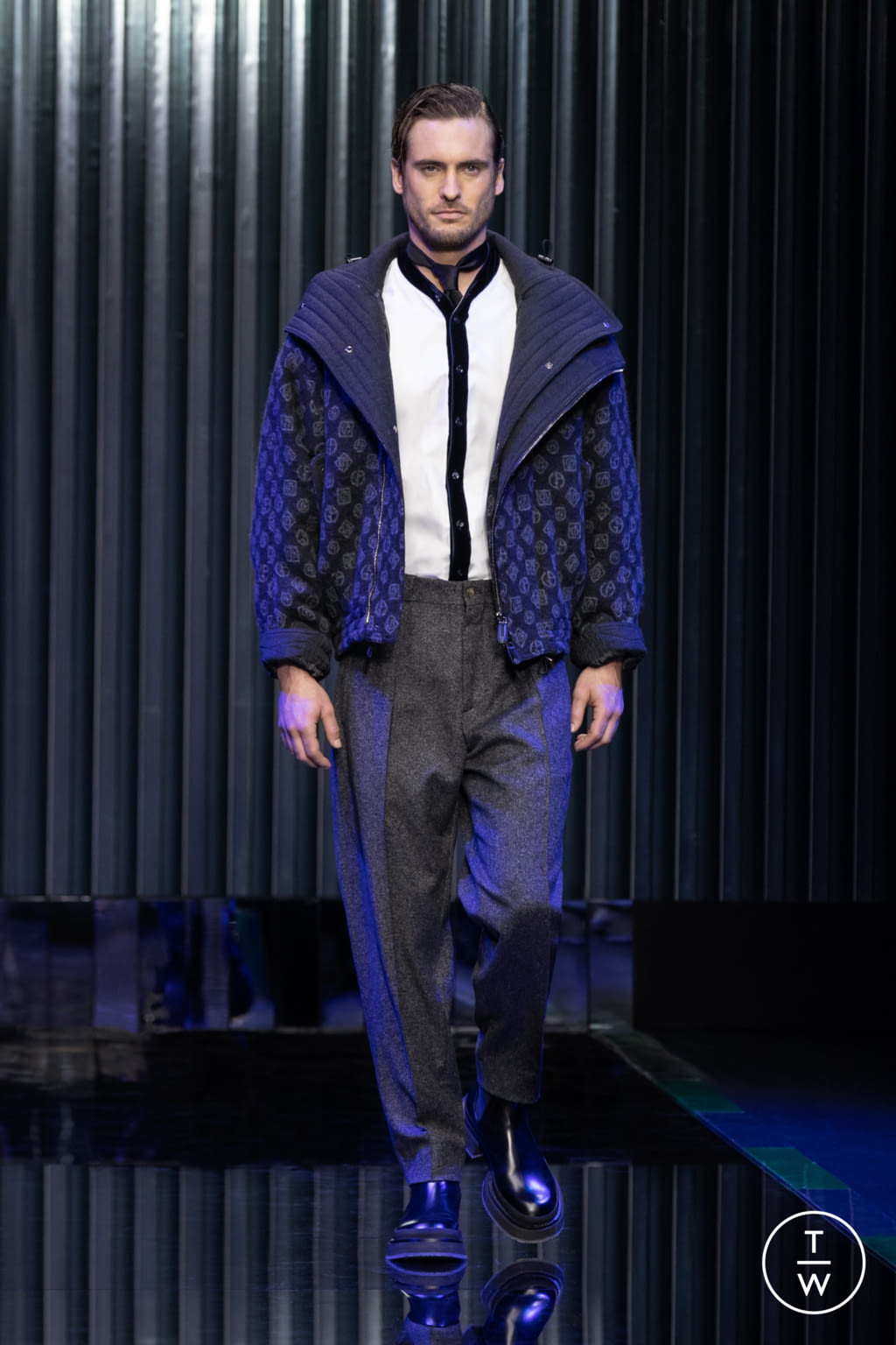 Fashion Week Milan Fall/Winter 2022 look 16 from the Giorgio Armani collection 女装