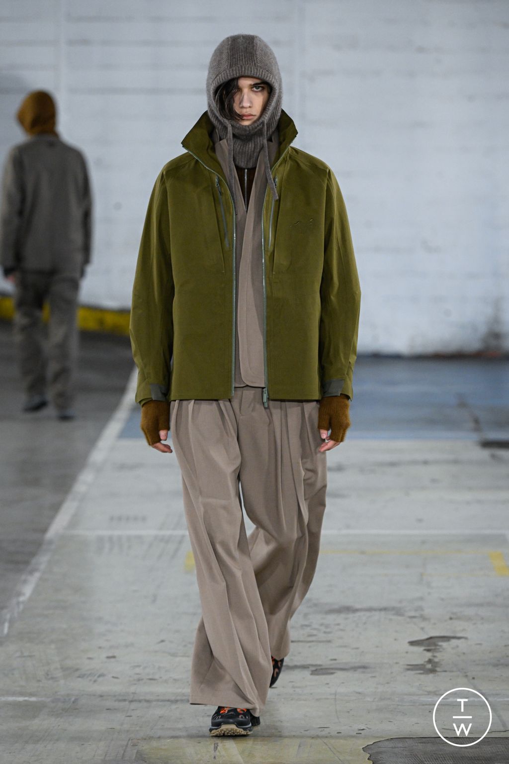 Fashion Week Paris Fall/Winter 2026 look 16 from the White Mountaineering collection menswear