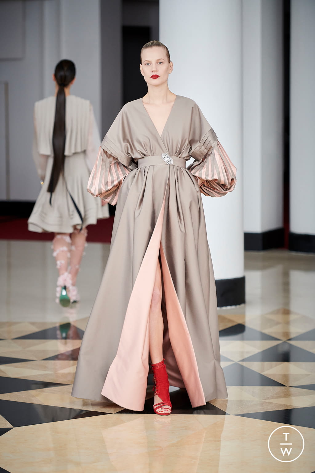 Fashion Week Paris Spring/Summer 2021 look 16 from the Alexis Mabille collection couture