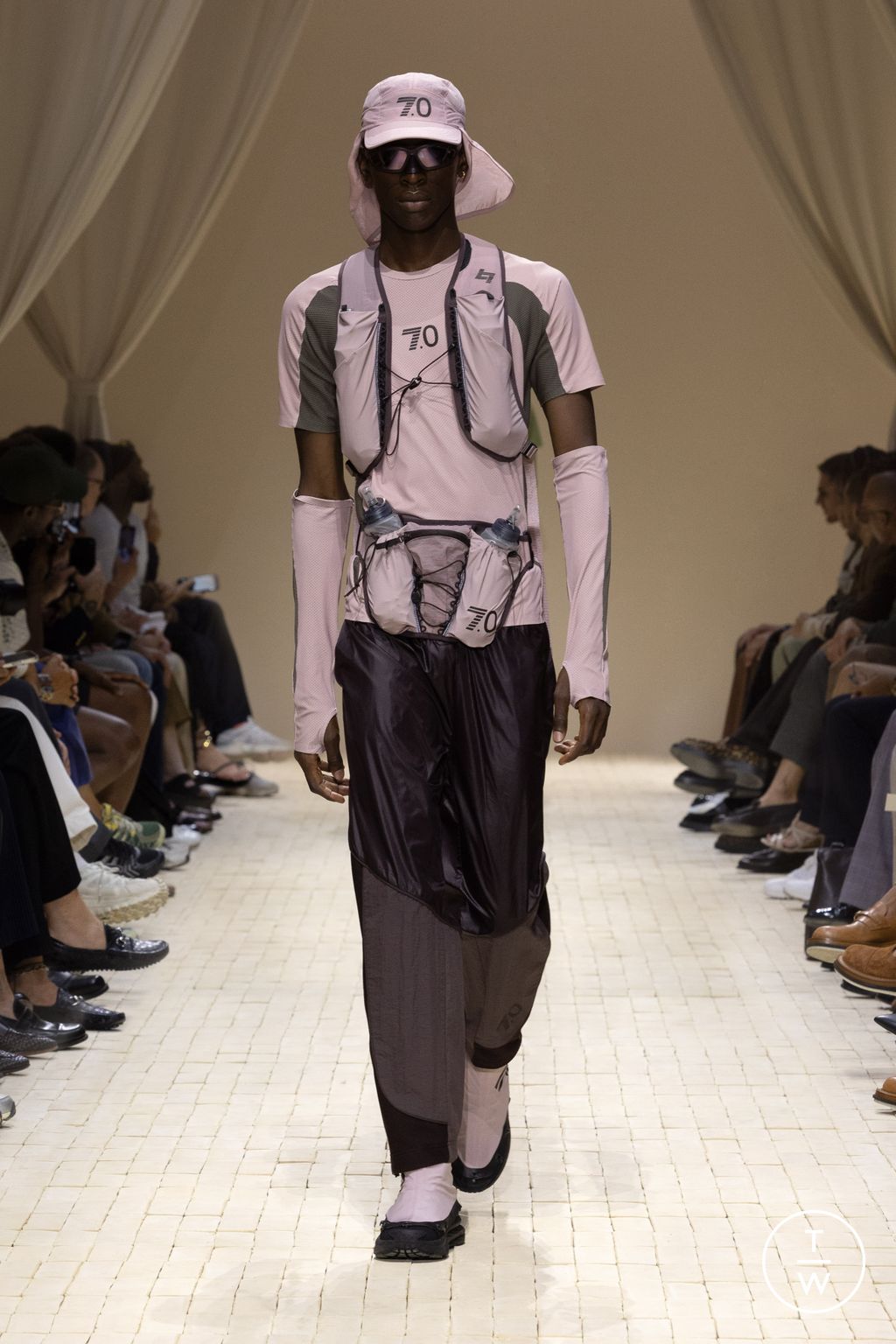 Fashion Week Milan Spring/Summer 2026 look 16 de la collection Emporio Armani menswear