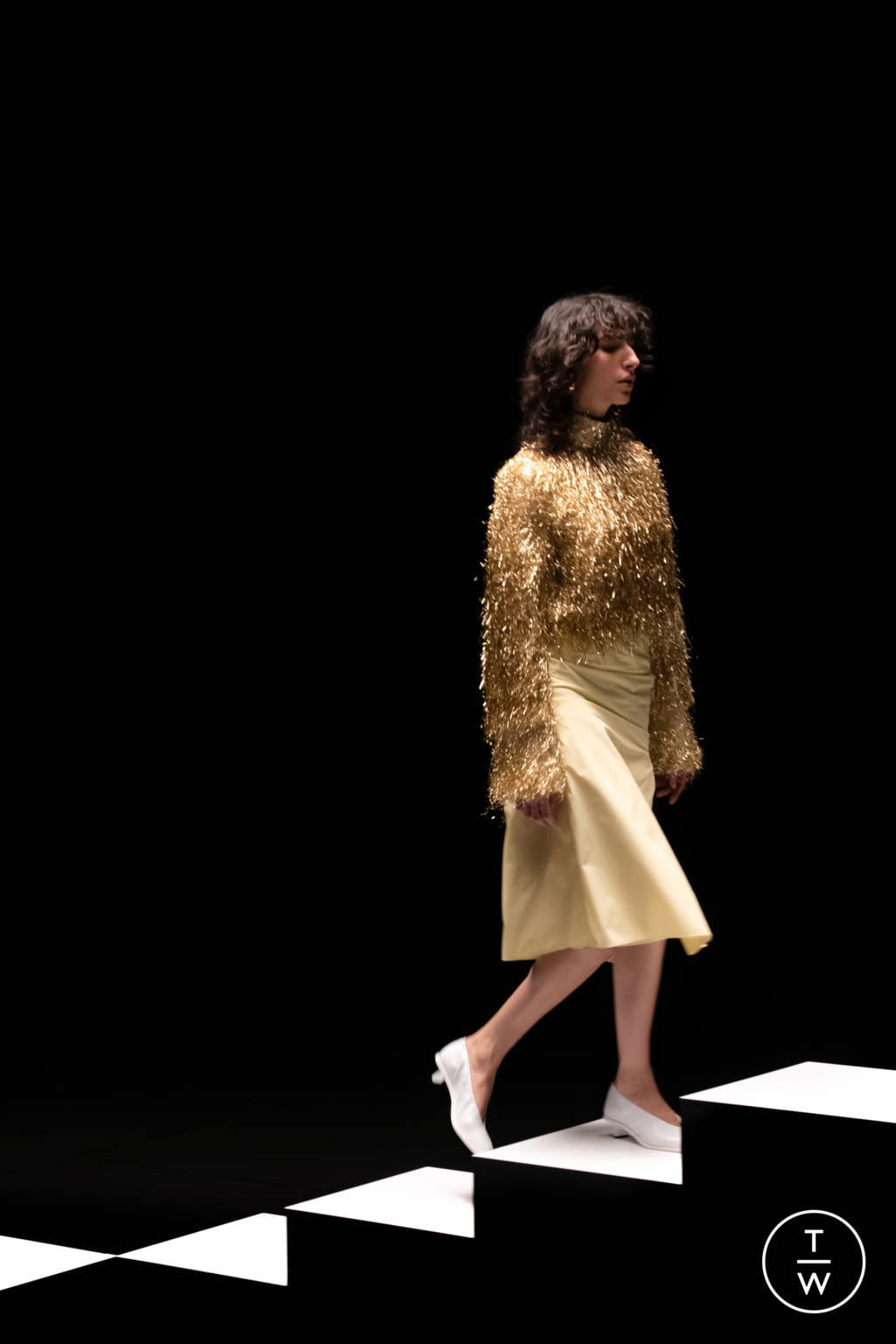 Fashion Week Paris Spring/Summer 2022 look 16 de la collection Maison Rabih Kayrouz couture
