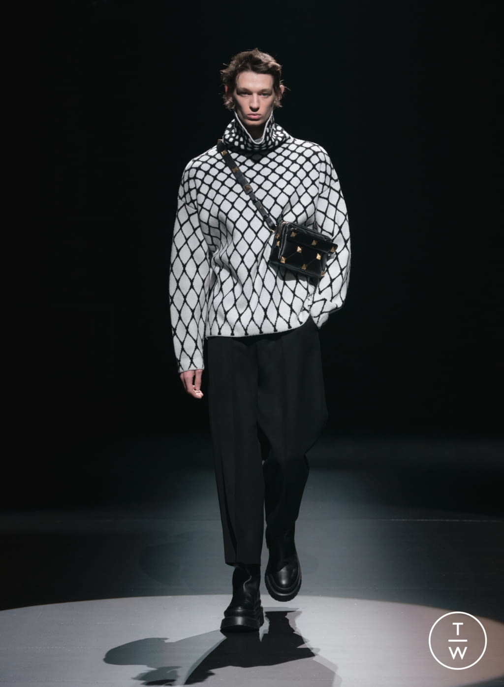 Fashion Week Milan Fall/Winter 2021 look 16 de la collection Valentino womenswear