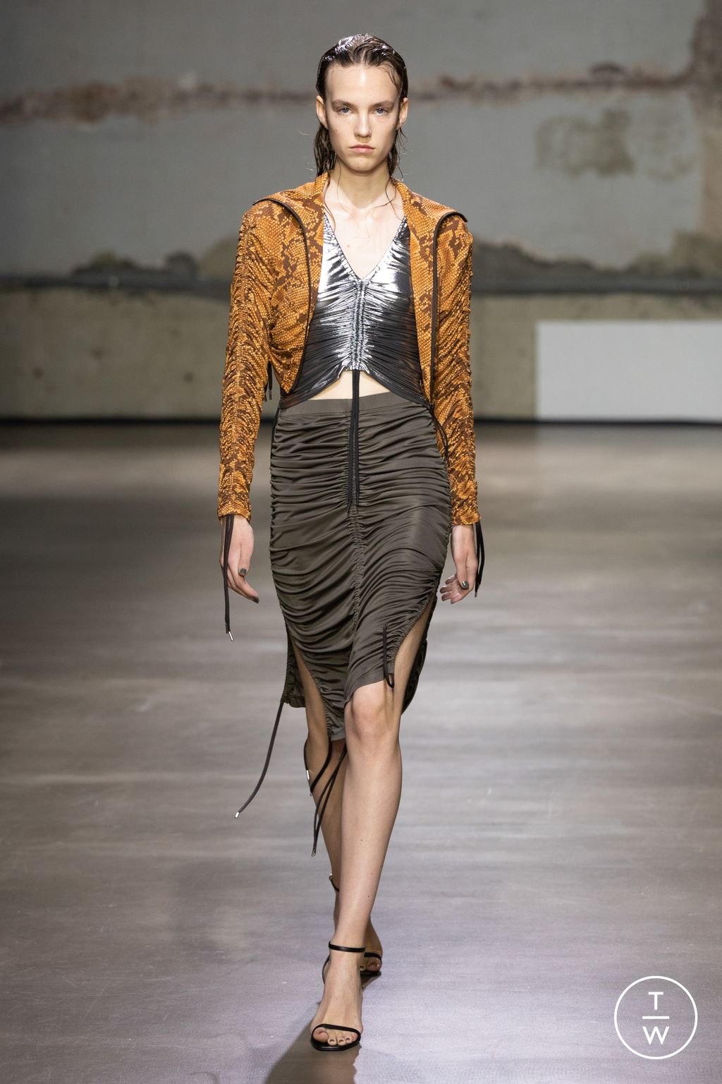 Fashion Week Paris Spring/Summer 2023 look 16 from the Atlein collection womenswear