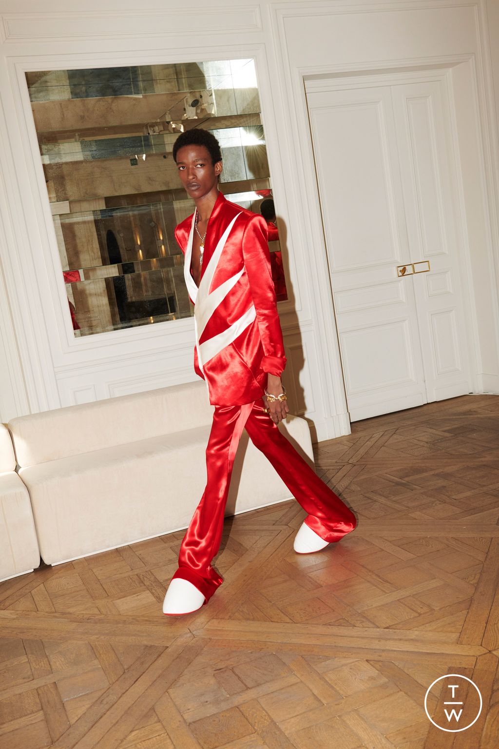 Fashion Week Paris Spring/Summer 2024 look 17 from the Balmain collection 男装