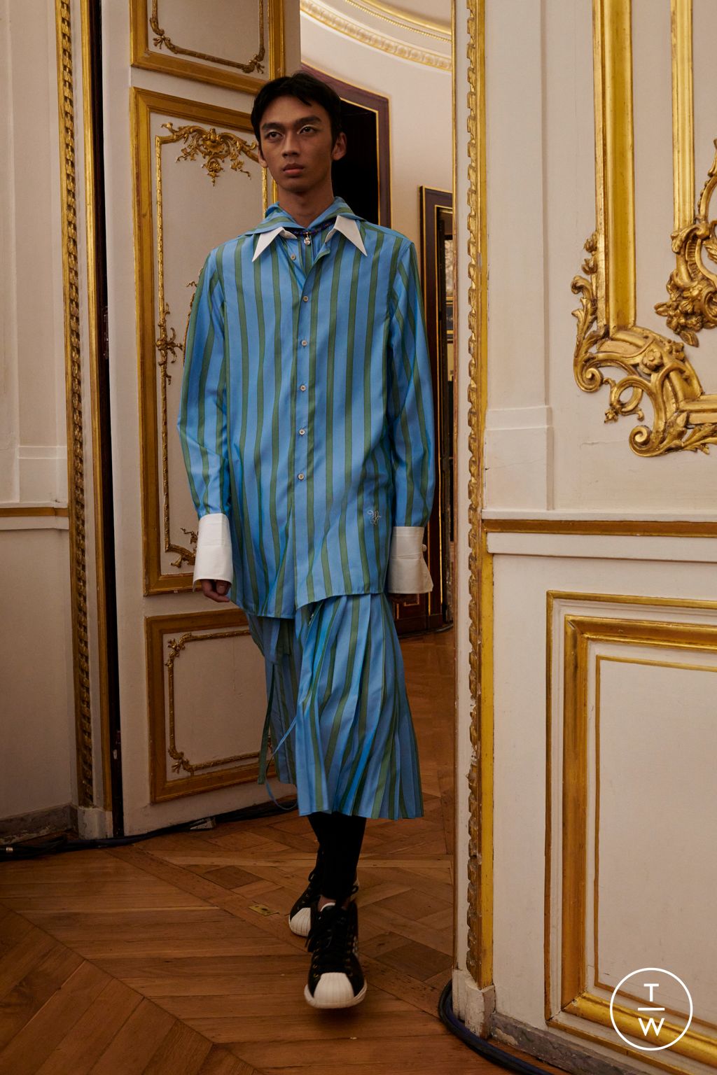 Fashion Week Paris Fall/Winter 2023 look 16 from the Wales Bonner collection menswear