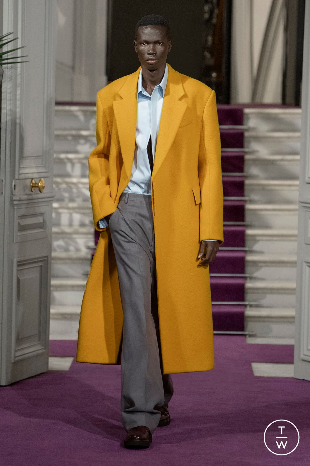 Fashion Week Paris Spring/Summer 2024 look 16 de la collection Valentino couture