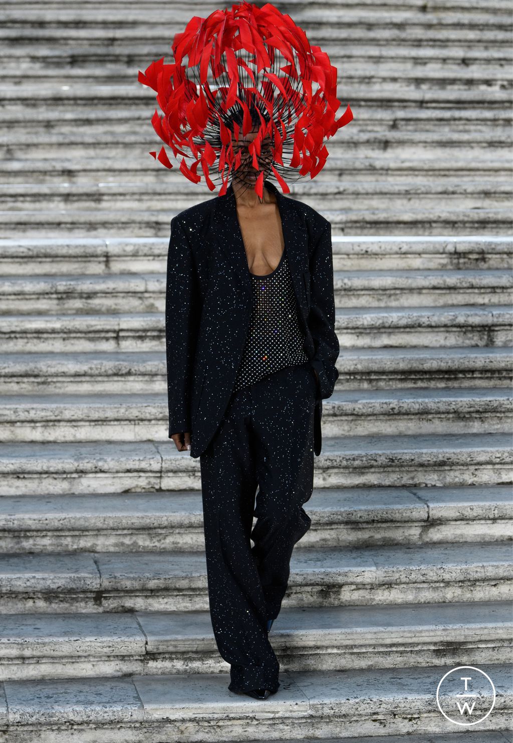 Fashion Week Paris Fall/Winter 2022 look 16 de la collection Valentino couture