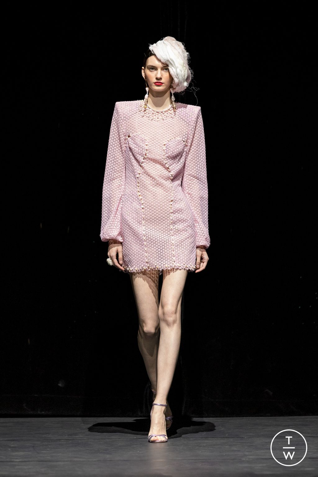 Fashion Week Paris Fall/Winter 2025 look 17 from the Ronald Van Der Kemp collection couture