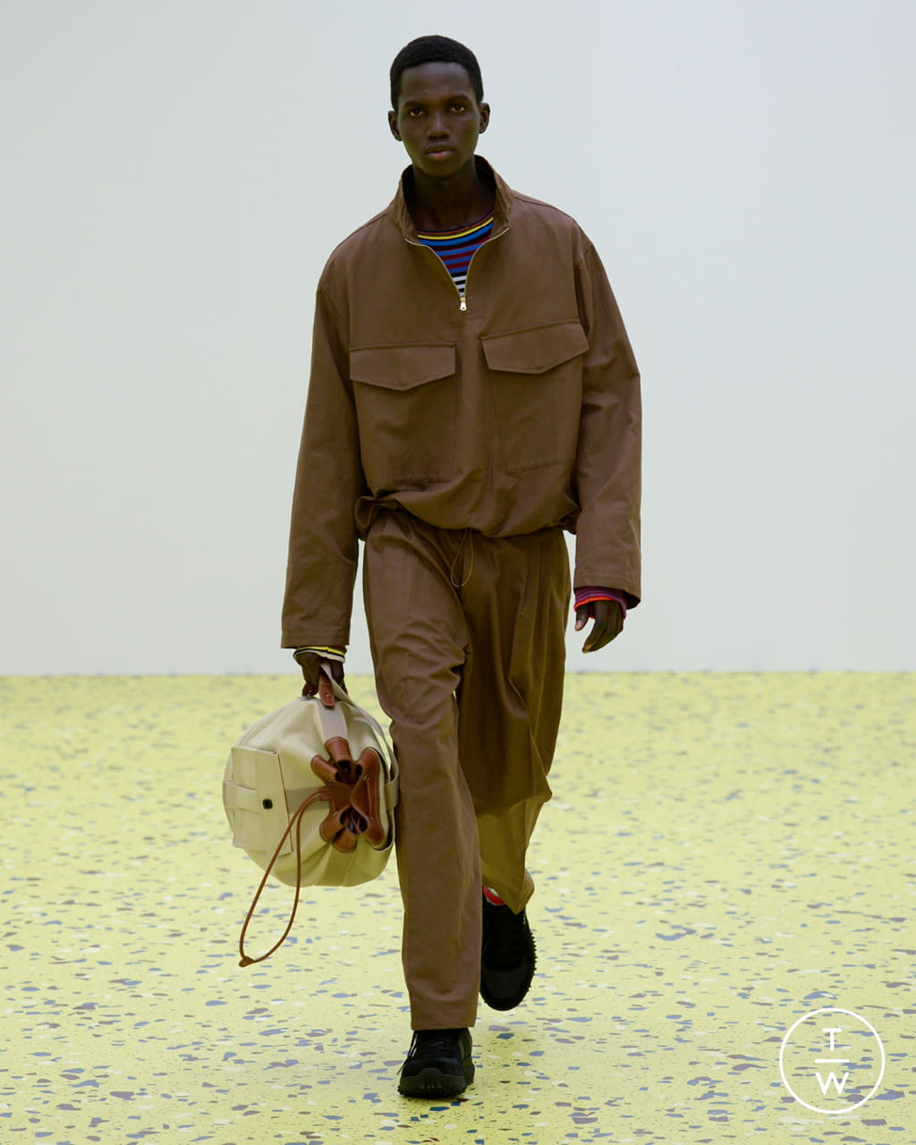 Fashion Week Paris Spring/Summer 2022 look 17 from the Paul Smith collection 男装