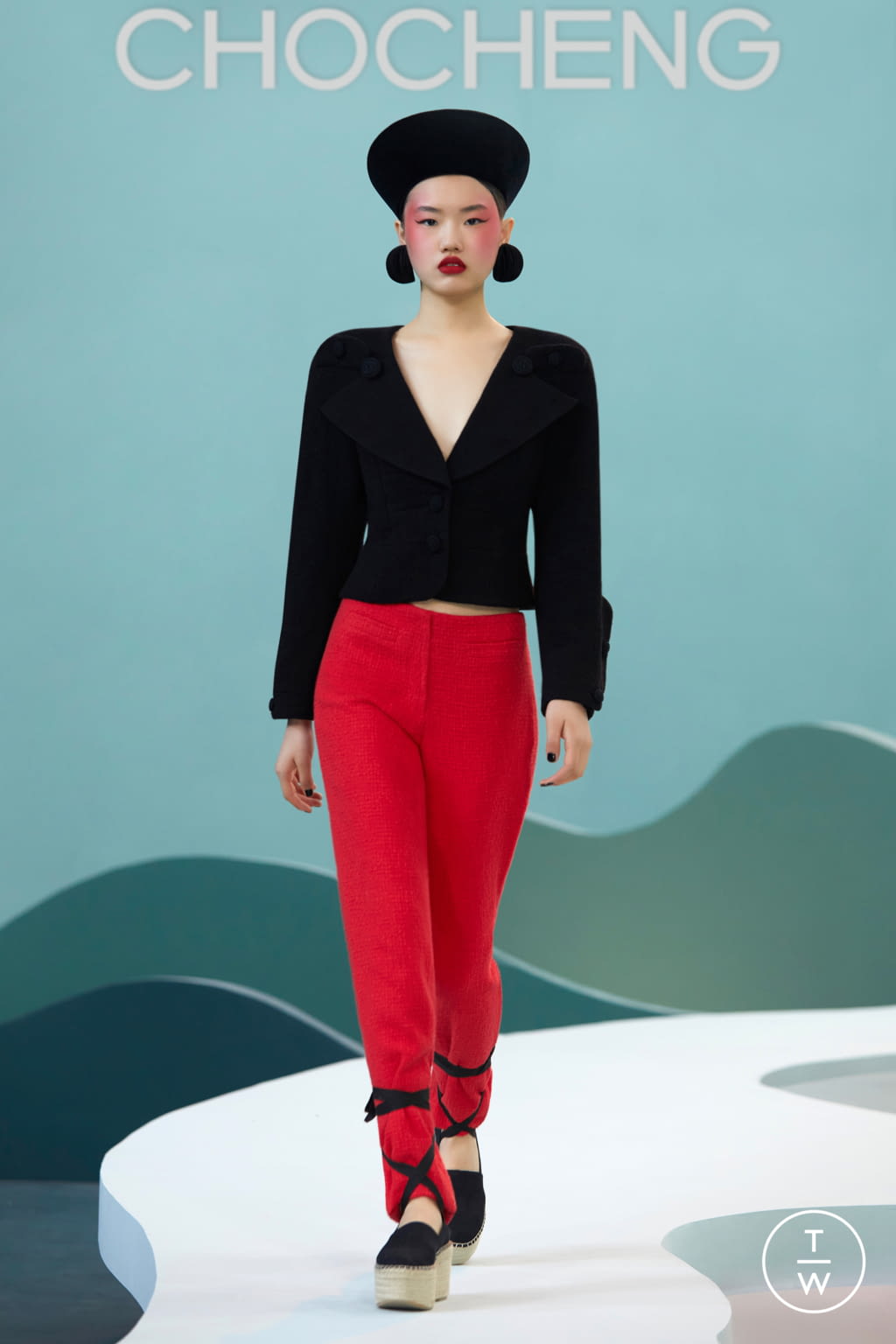 Fashion Week New York Fall/Winter 2021 look 17 from the Chocheng collection womenswear