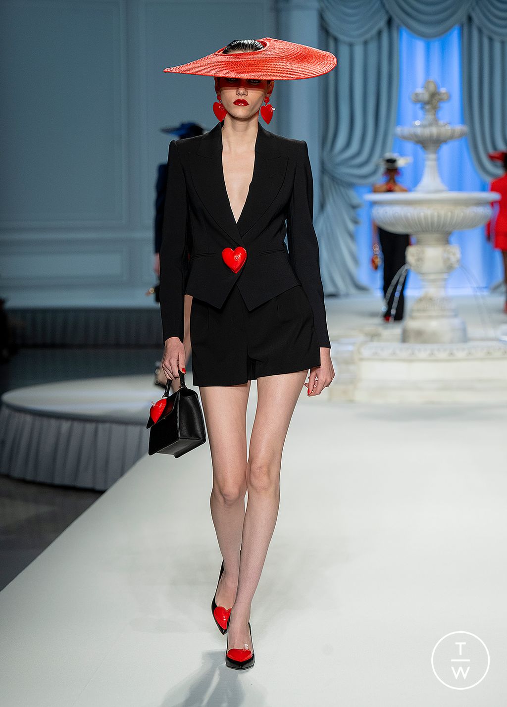 Fashion Week Milan Spring/Summer 2023 look 17 de la collection Moschino womenswear