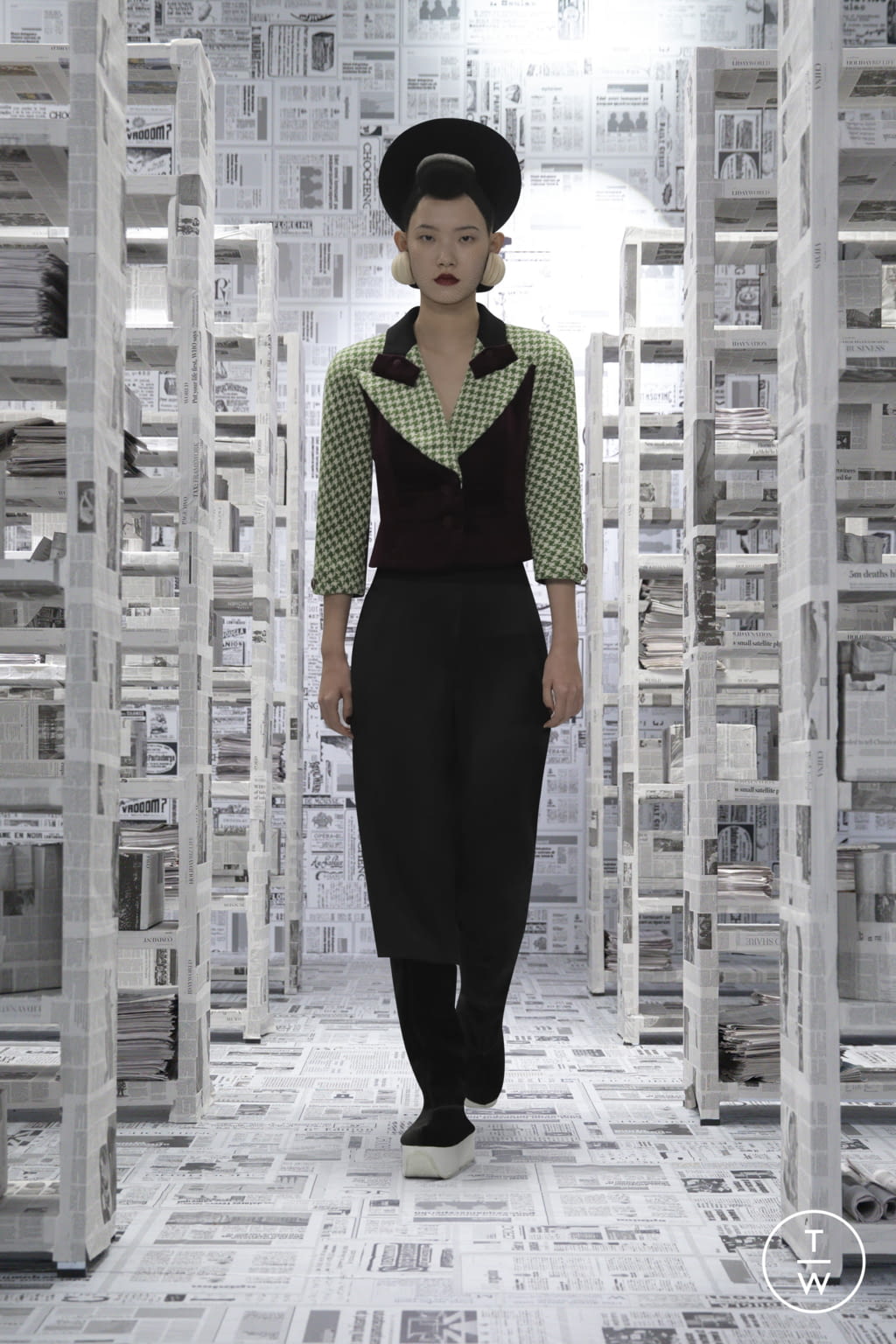 Fashion Week New York Fall/Winter 2022 look 17 de la collection Chocheng womenswear