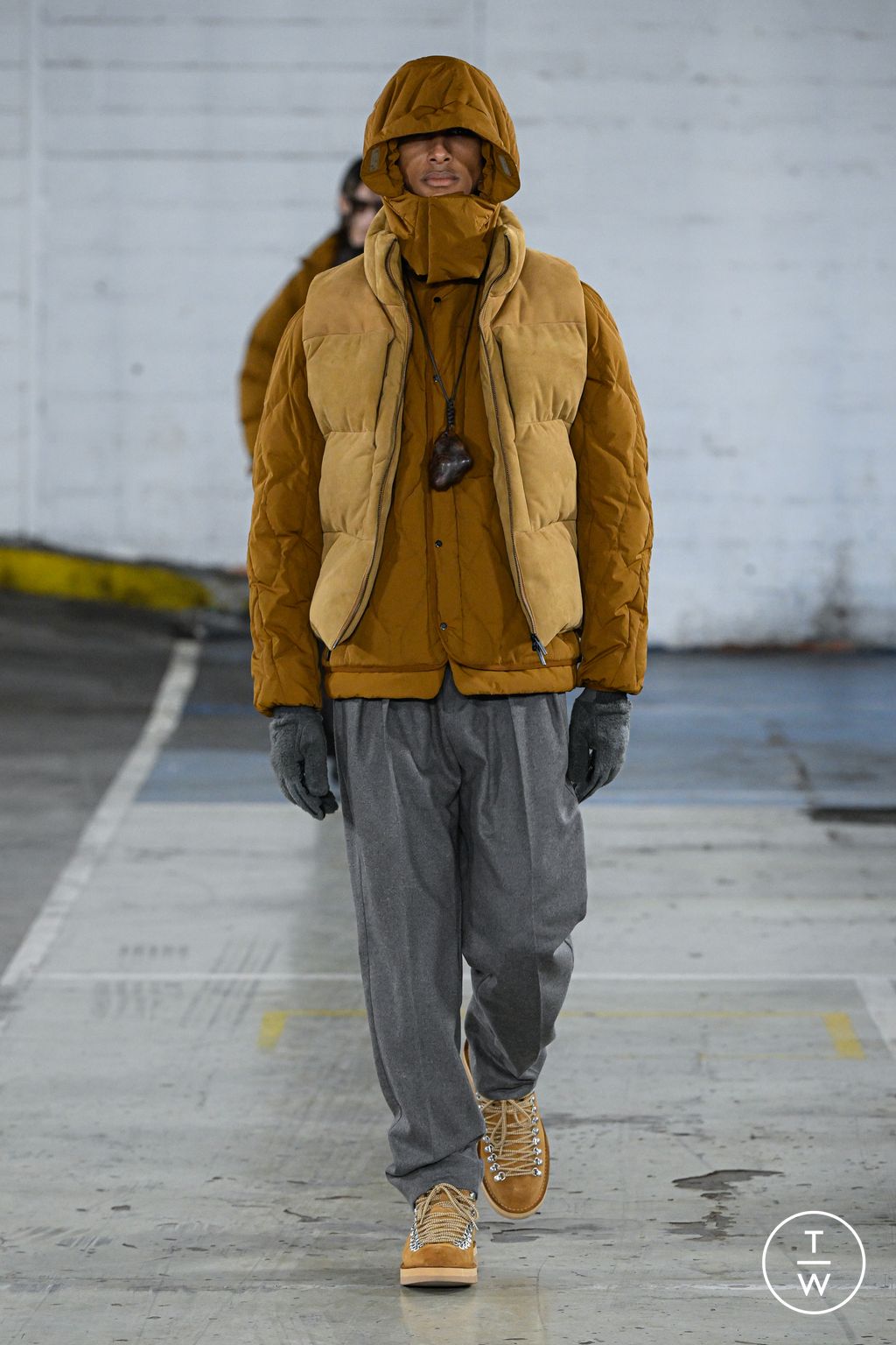 Fashion Week Paris Fall/Winter 2026 look 17 de la collection White Mountaineering menswear