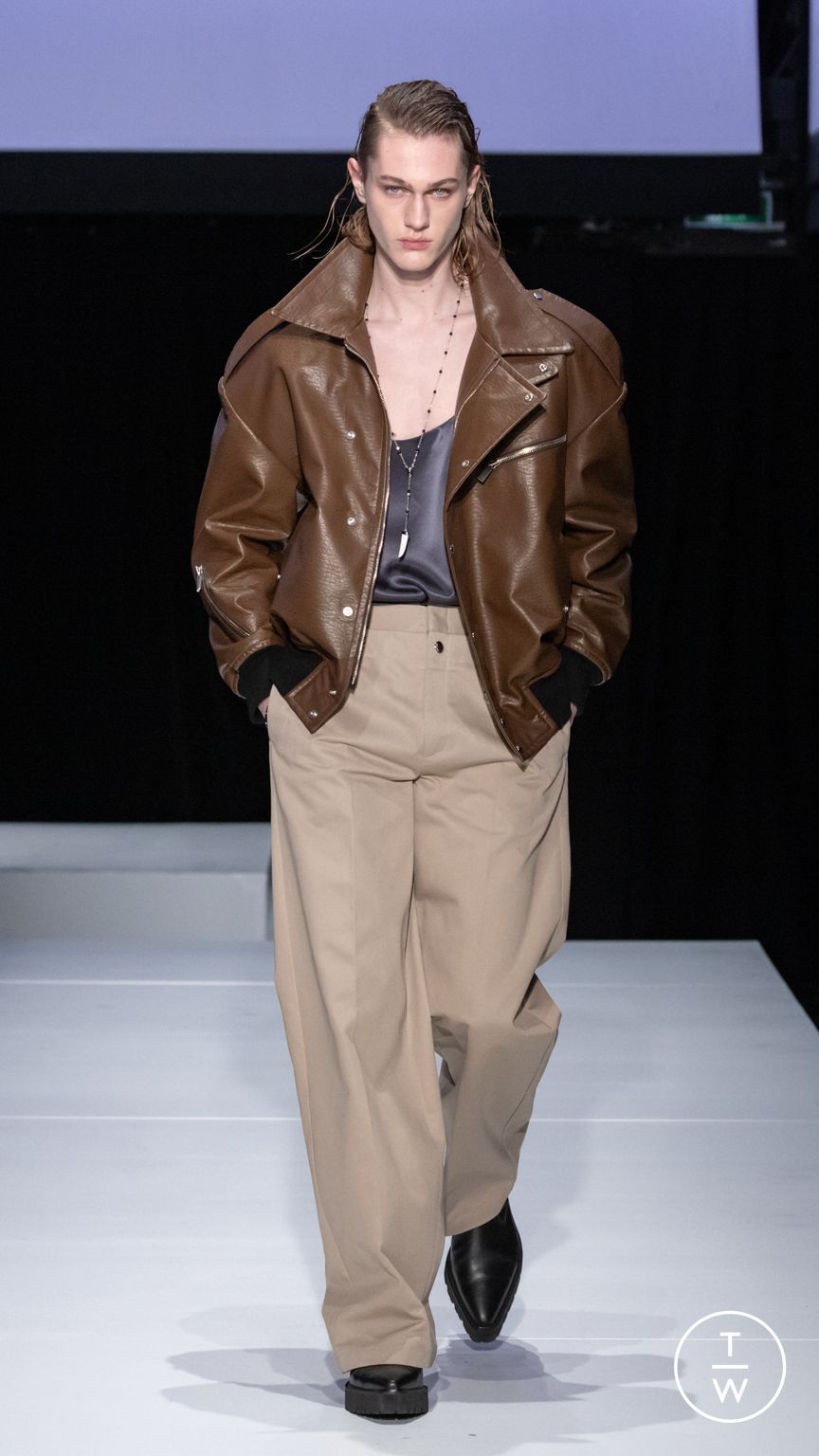 Fashion Week Paris Fall/Winter 2024 look 17 from the System Studios collection 男装