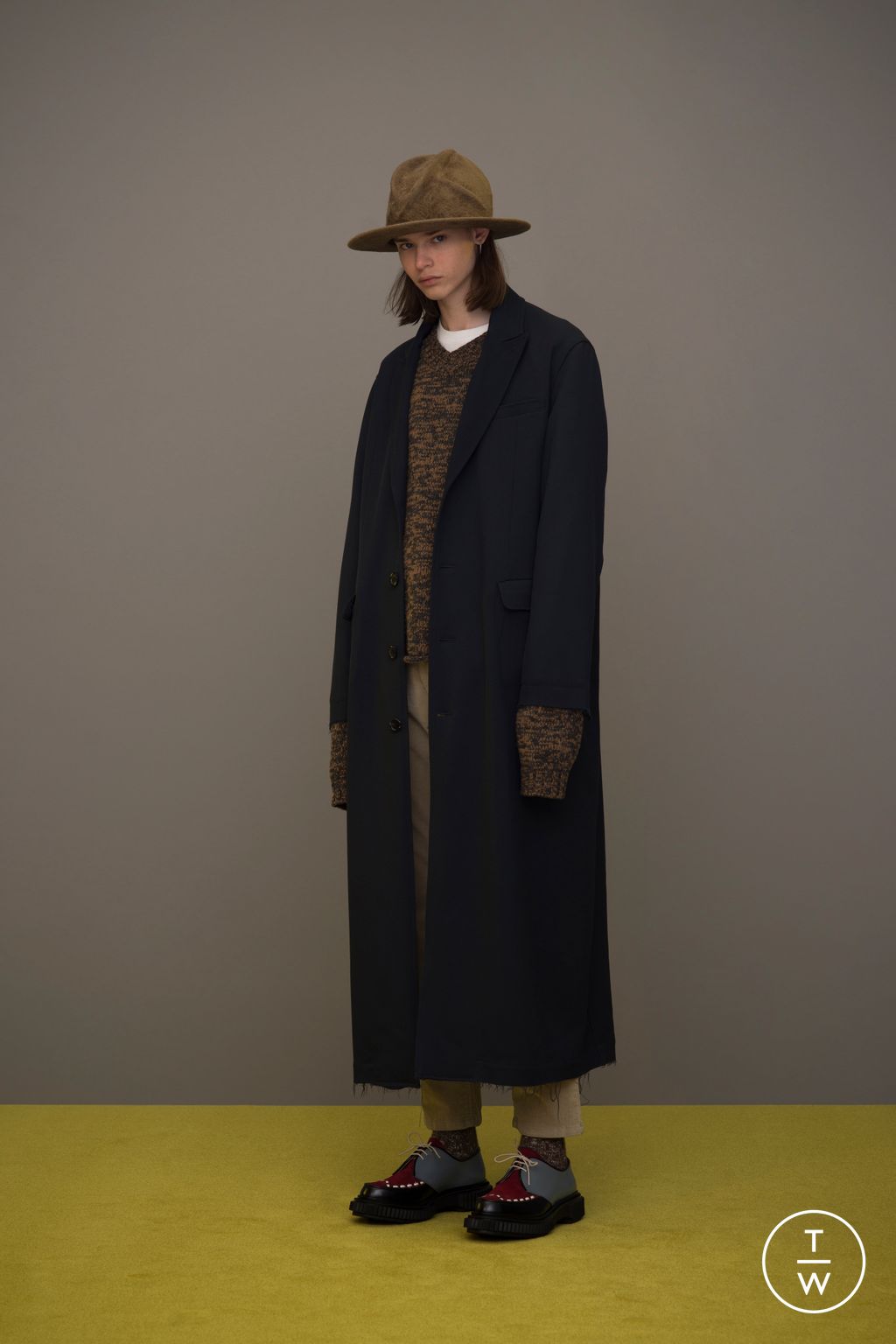 Fashion Week Paris Fall/Winter 2023 look 22 de la collection Undercover menswear
