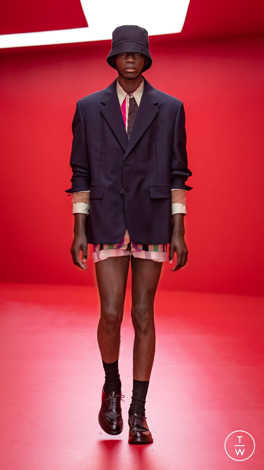 Fashion Week Milan Spring/Summer 2022 look 17 from the Prada collection menswear