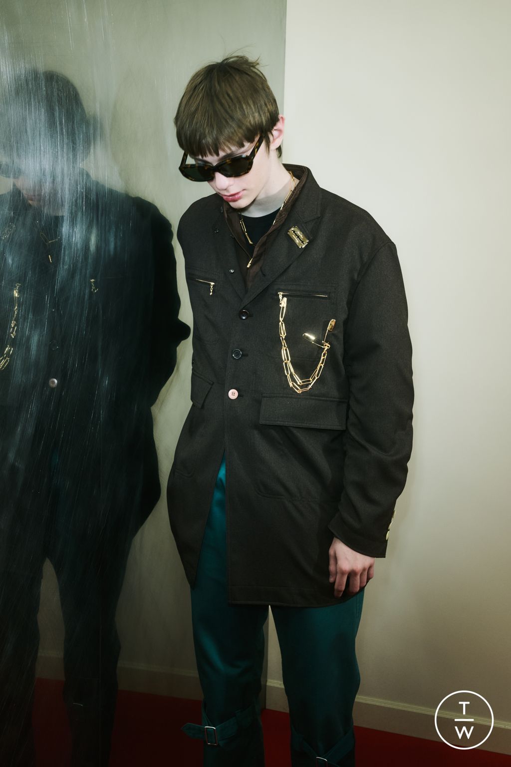 Fashion Week Paris Pre-Fall 2025 look 21 de la collection Undercover menswear