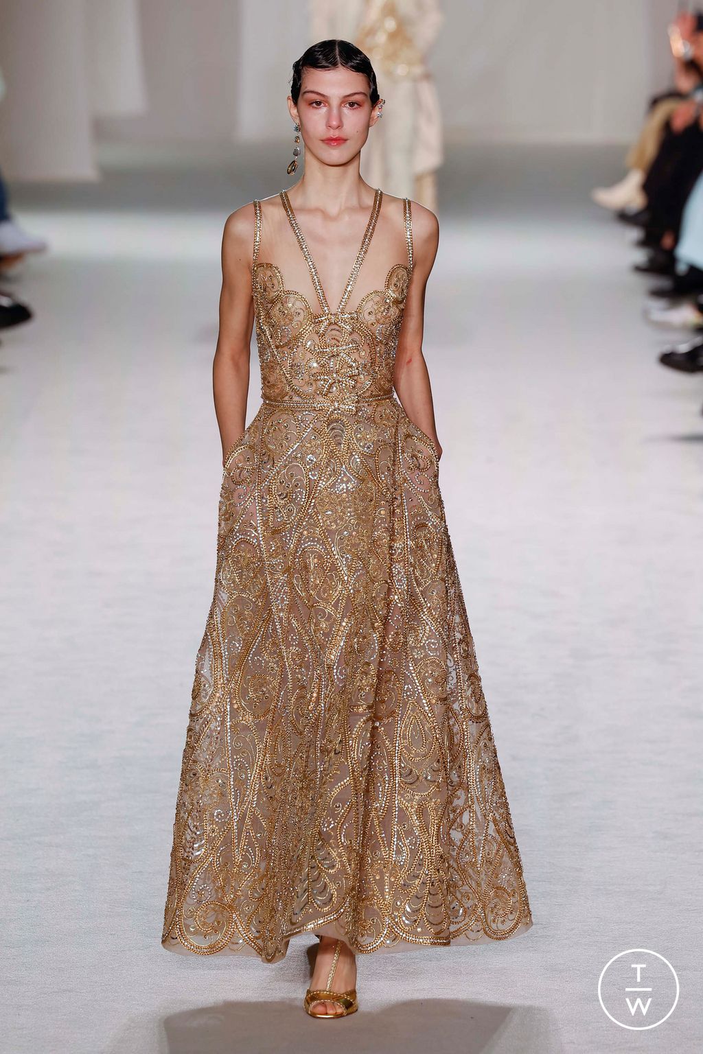 Fashion Week Paris Spring/Summer 2023 look 4 from the Elie Saab collection 高级定制