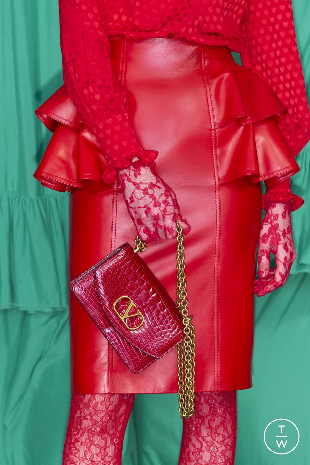 Fashion Week Paris Pre-Fall 2025 look 37 from the Valentino collection womenswear