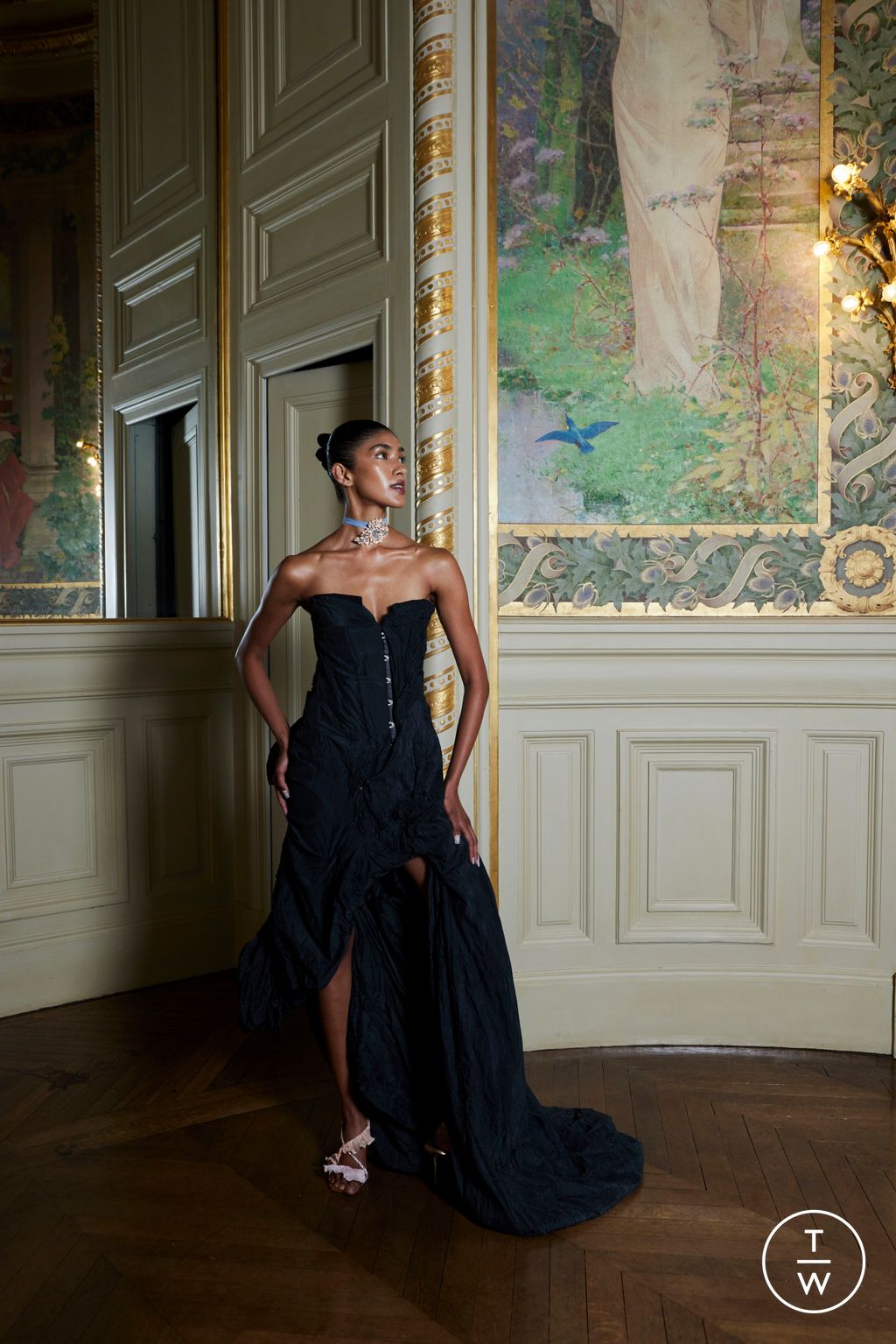 Fashion Week Paris Fall/Winter 2025 look 17 from the Peet Dullaert collection couture