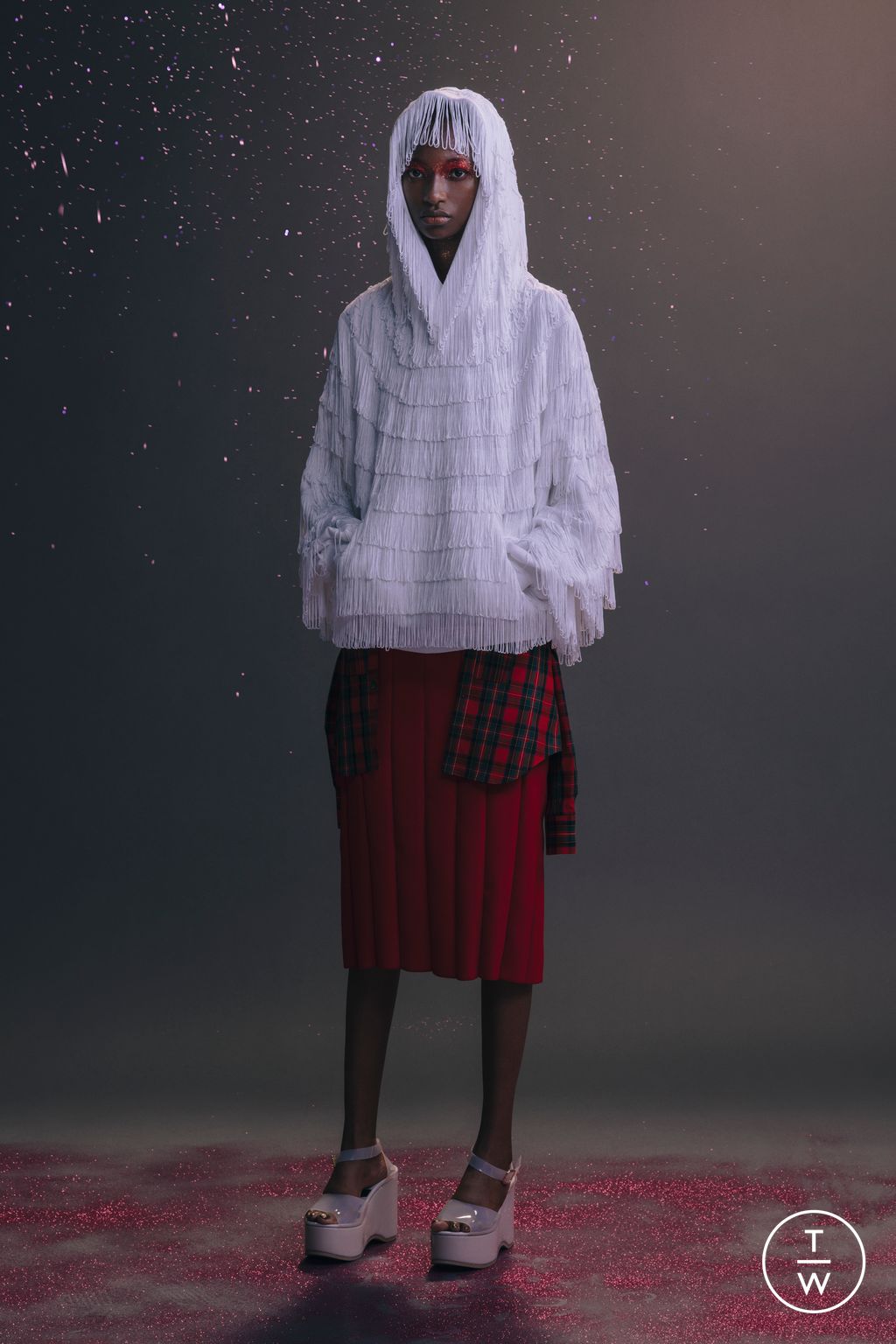 Fashion Week Paris Resort 2023 look 24 from the Undercover collection womenswear