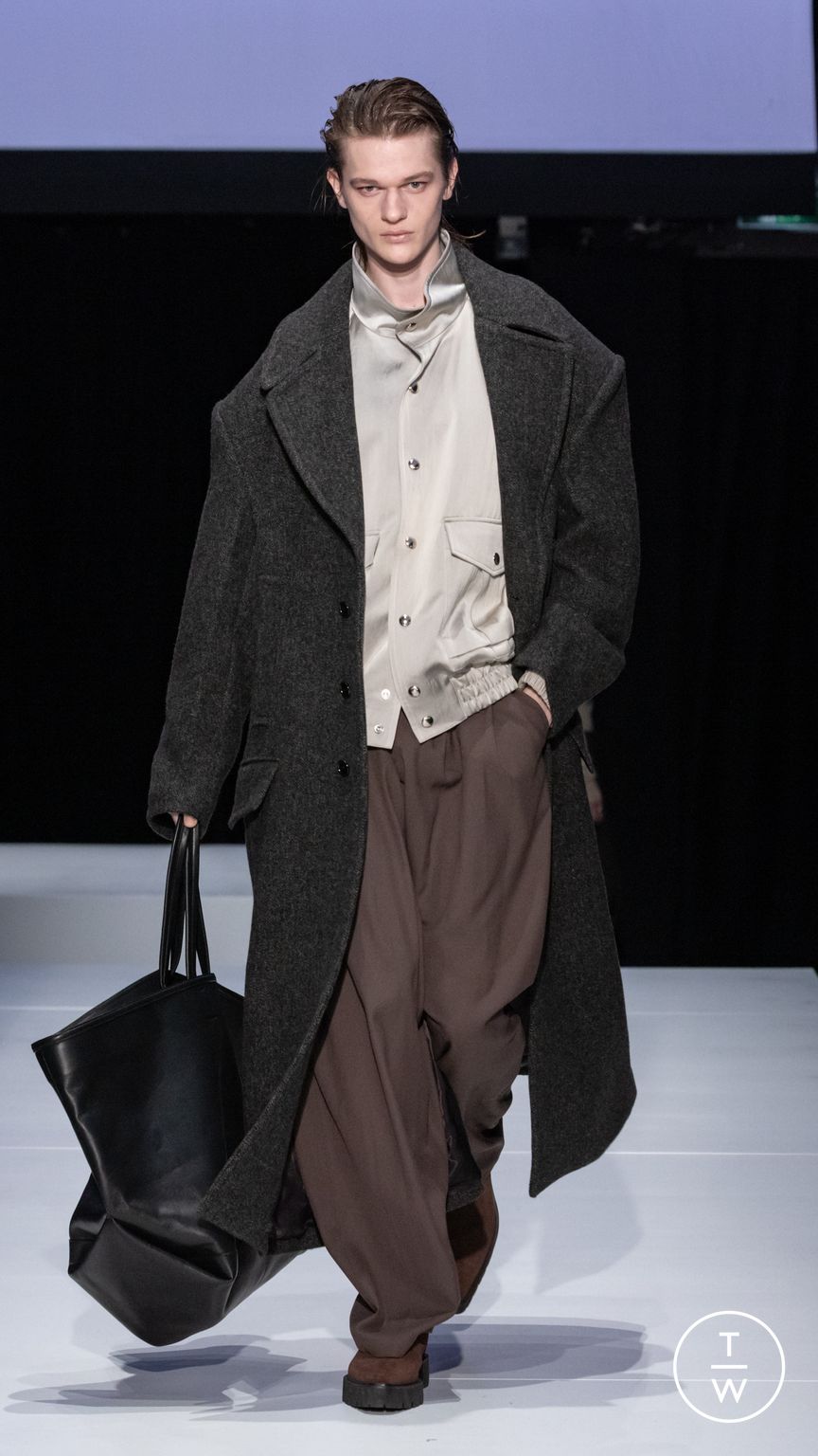 Fashion Week Paris Fall/Winter 2024 look 18 from the System Studios collection 男装