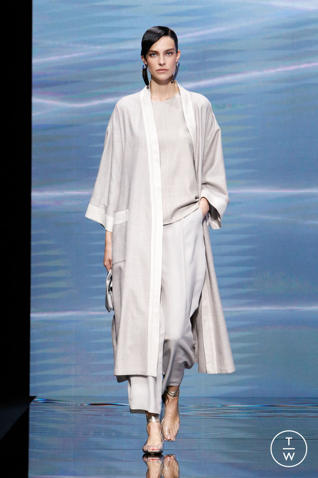 Fashion Week Milan Spring/Summer 2021 look 18 from the Giorgio Armani collection womenswear