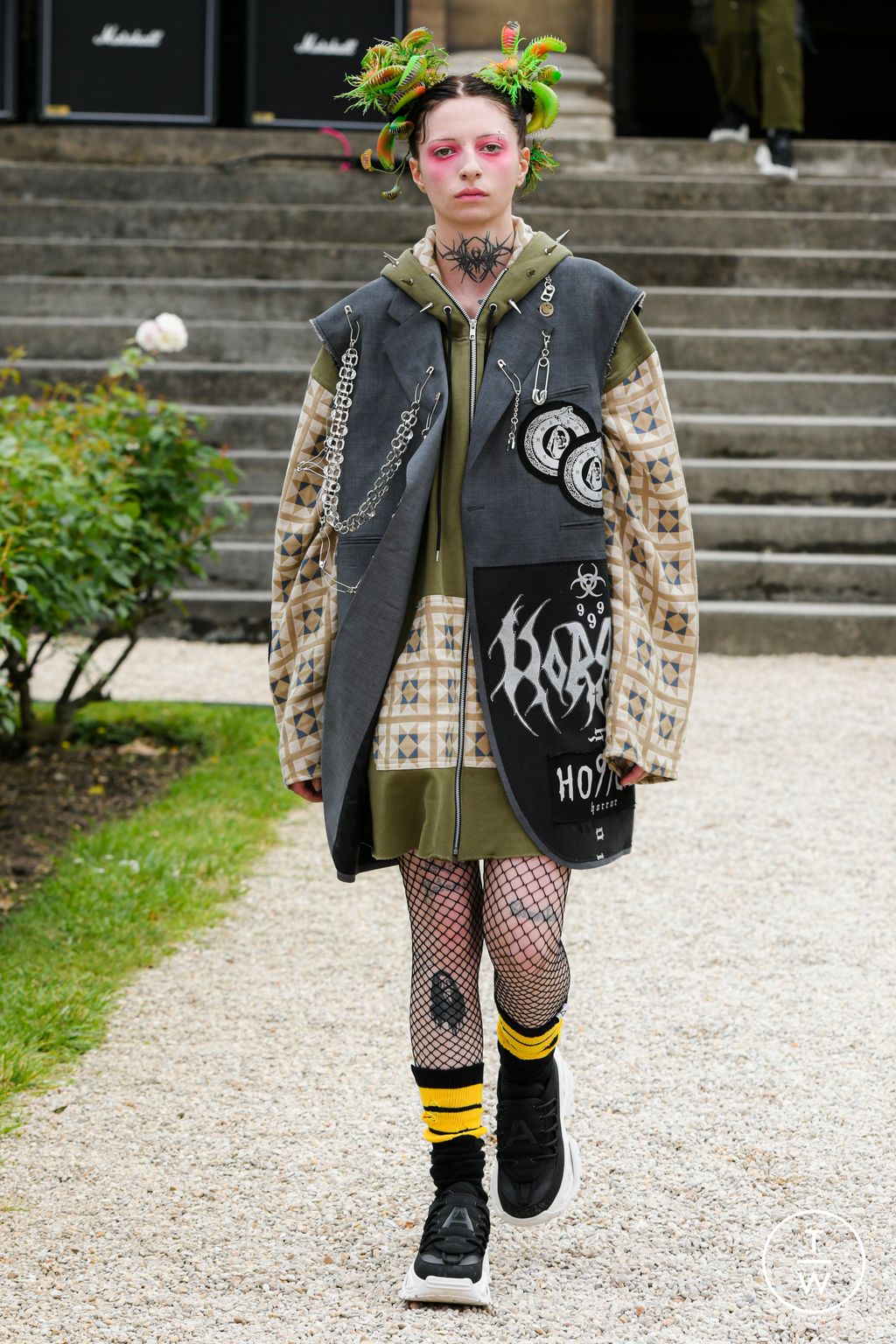 Fashion Week Paris Spring/Summer 2025 look 18 from the KIDILL collection menswear