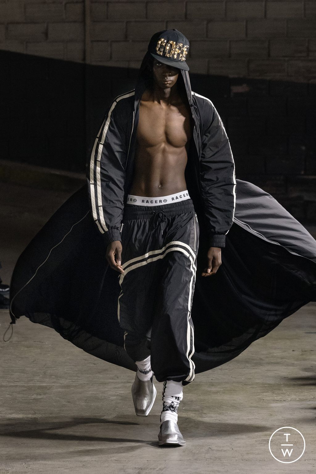 Fashion Week Paris Fall/Winter 2024 look 18 from the Racer collection menswear