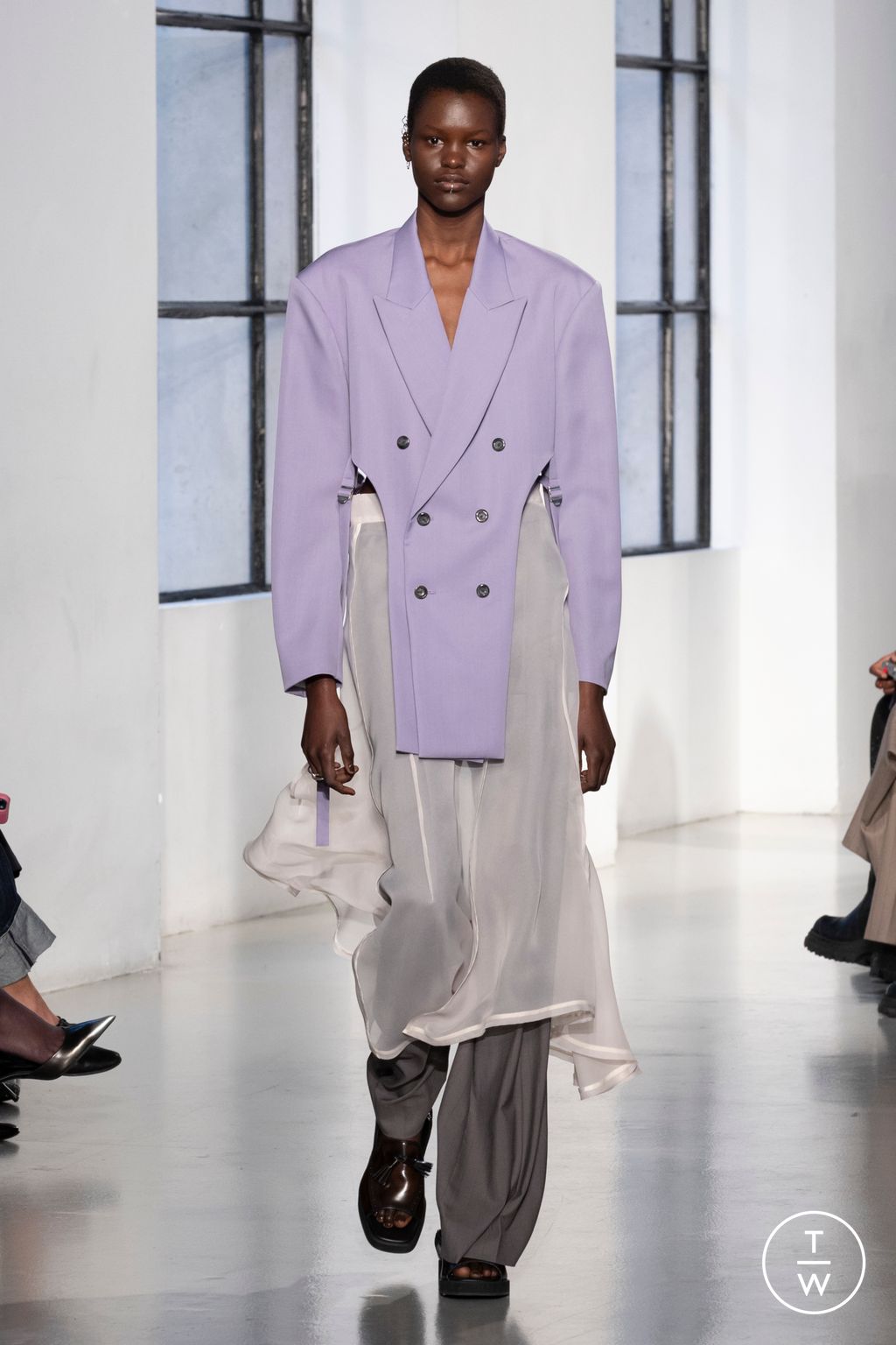 Fashion Week Paris Spring/Summer 2025 look 18 from the Ujoh collection womenswear