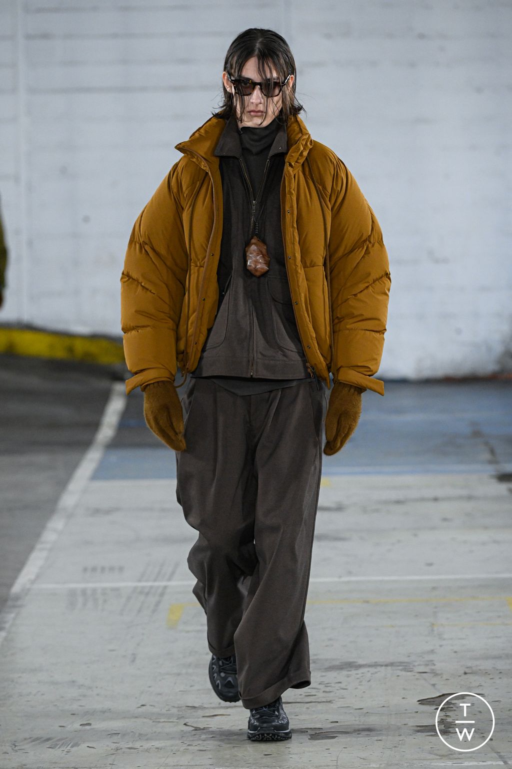 Fashion Week Paris Fall/Winter 2026 look 18 de la collection White Mountaineering menswear