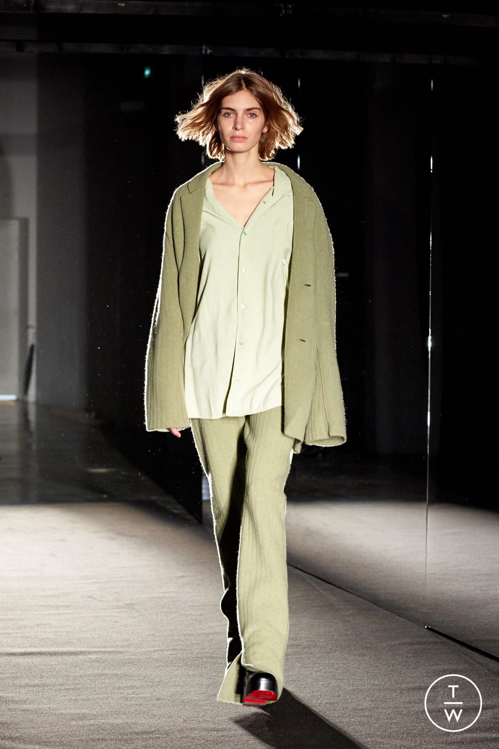 Fashion Week Paris Fall/Winter 2021 look 18 from the Louis Gabriel Nouchi collection menswear