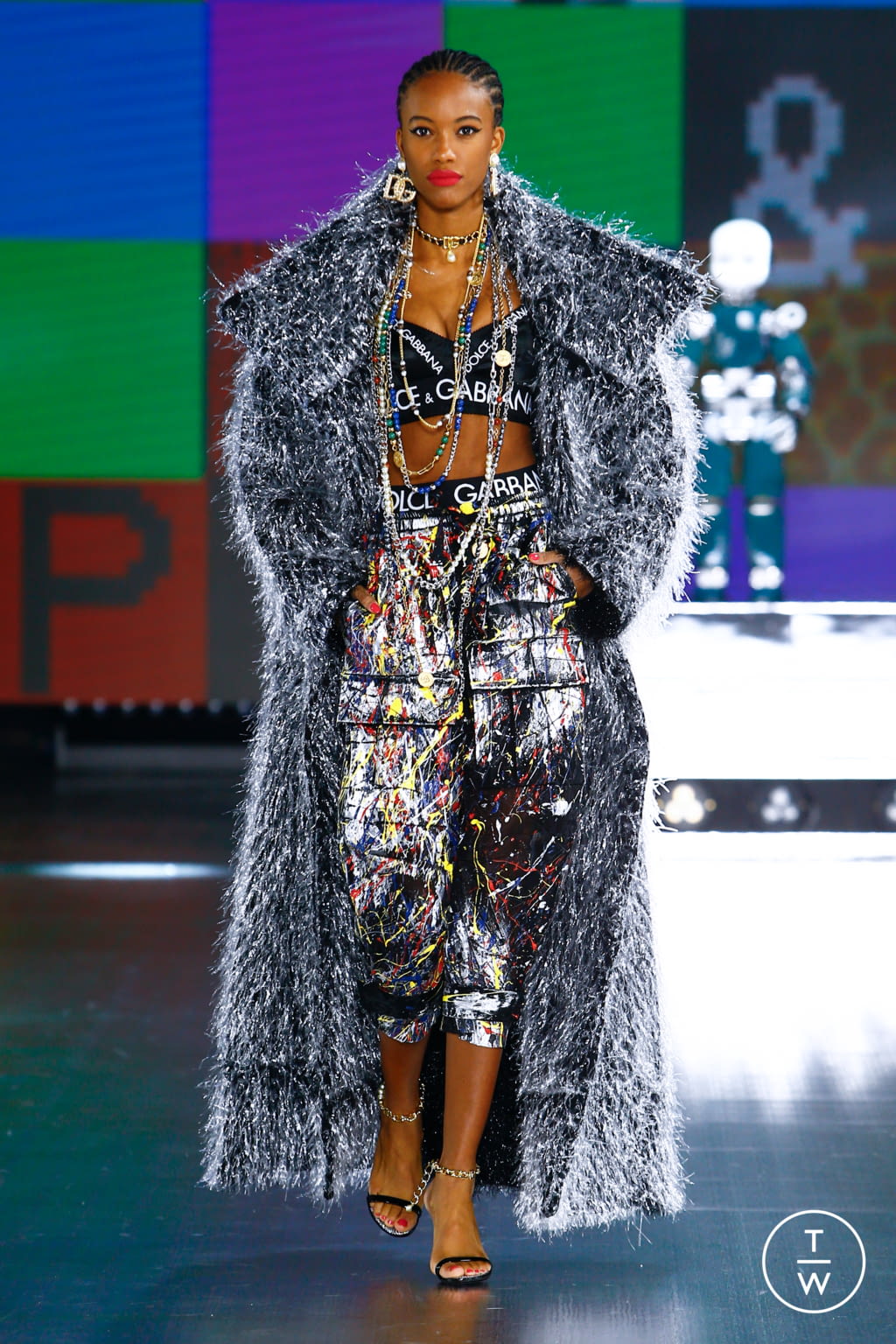 Fashion Week Milan Fall/Winter 2021 look 23 de la collection Dolce & Gabbana womenswear