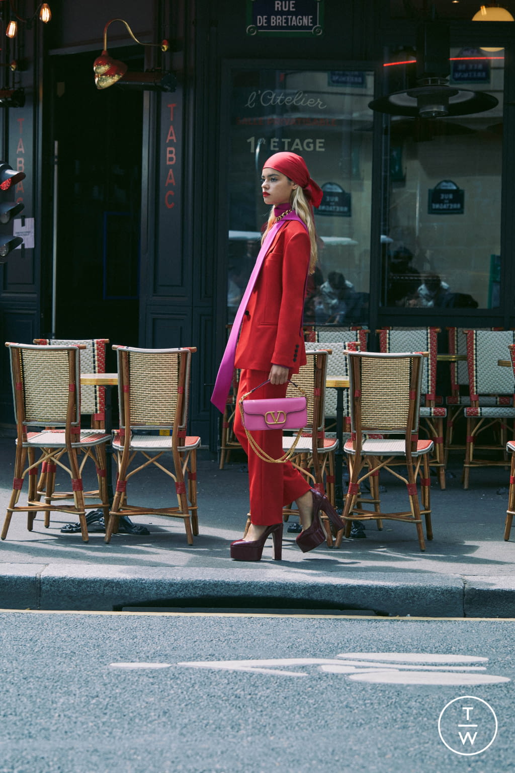 Fashion Week Paris Resort 2022 look 37 de la collection Valentino womenswear