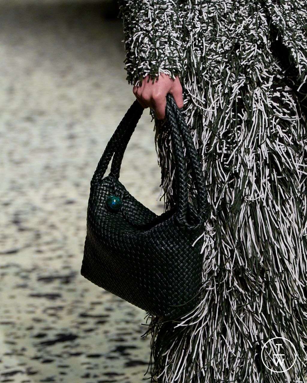 Fashion Week Milan Fall/Winter 2023 look 32 from the Bottega Veneta collection womenswear accessories