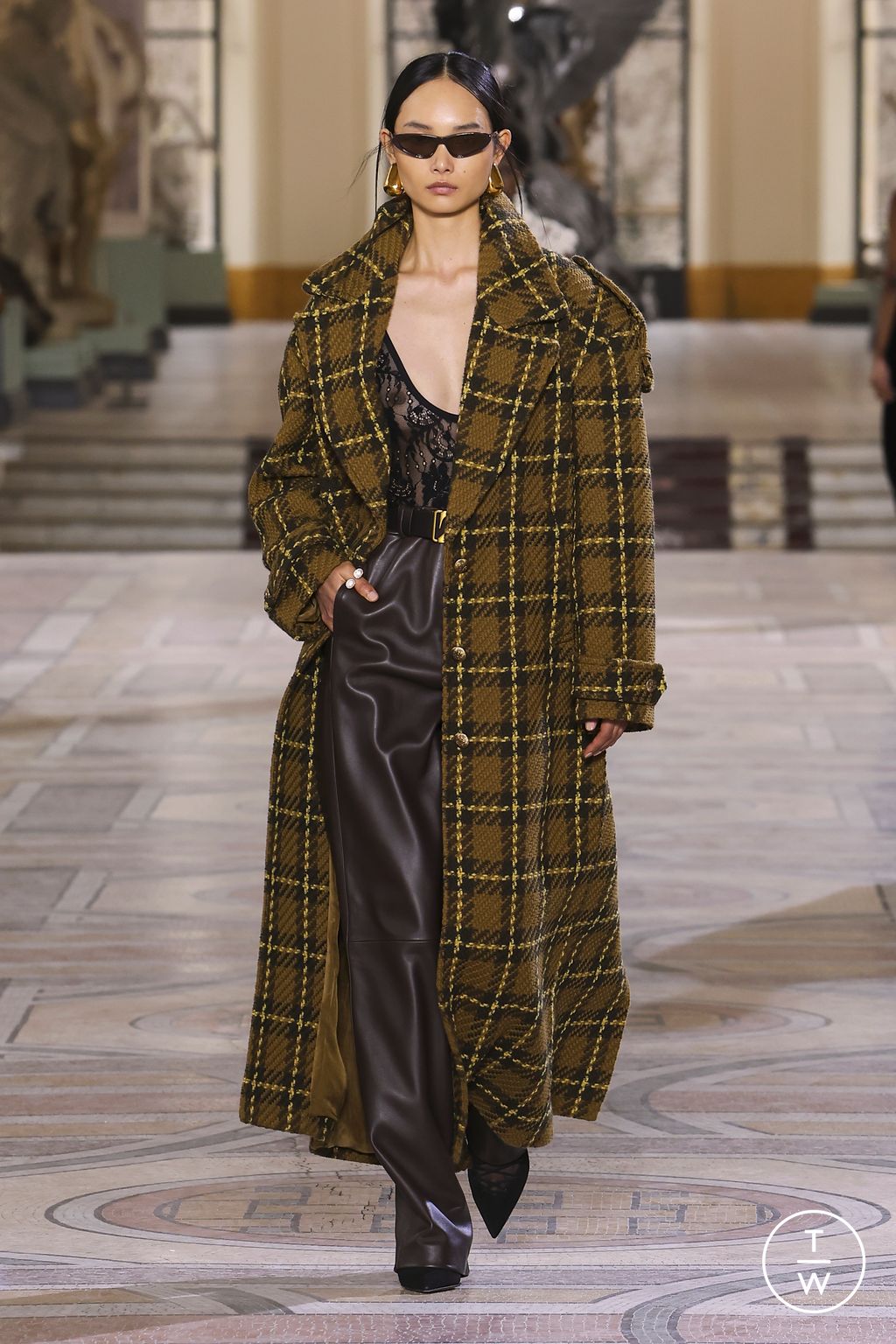 Fashion Week Paris Fall/Winter 2023 look 18 from the Zimmermann collection womenswear