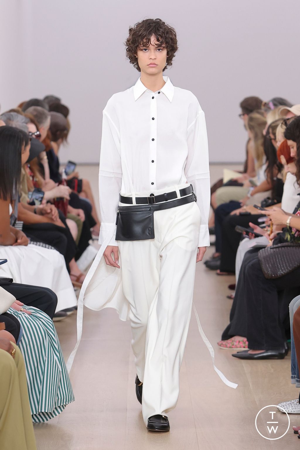 Fashion Week New York Spring/Summer 2024 look 18 from the Proenza Schouler collection 女装