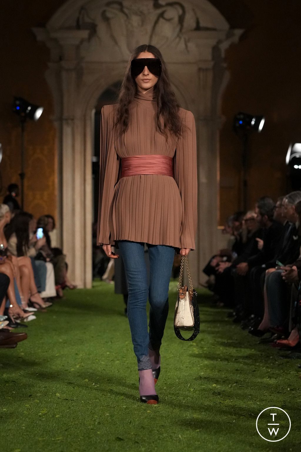 Fashion Week Paris Fall/Winter 2026 look 18 from the Valentino collection womenswear