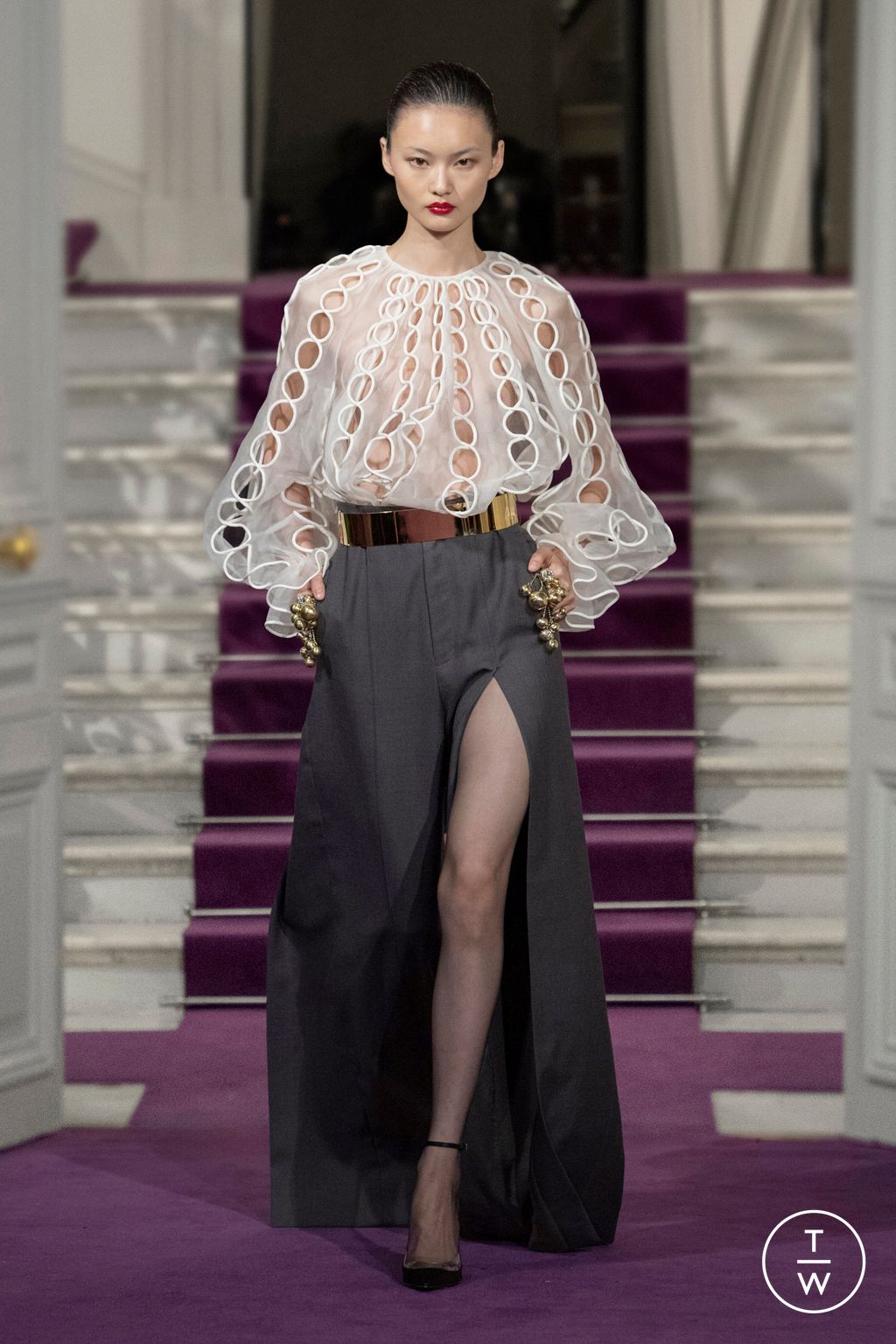Fashion Week Paris Spring/Summer 2024 look 18 from the Valentino collection couture