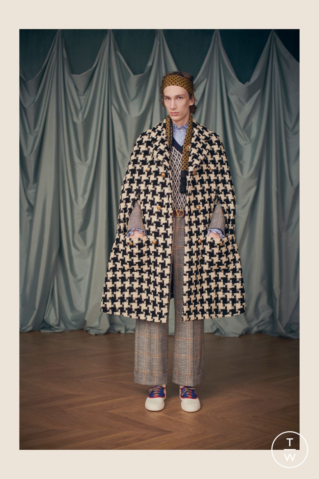 Fashion Week Paris Resort 2025 look 18 de la collection Valentino womenswear