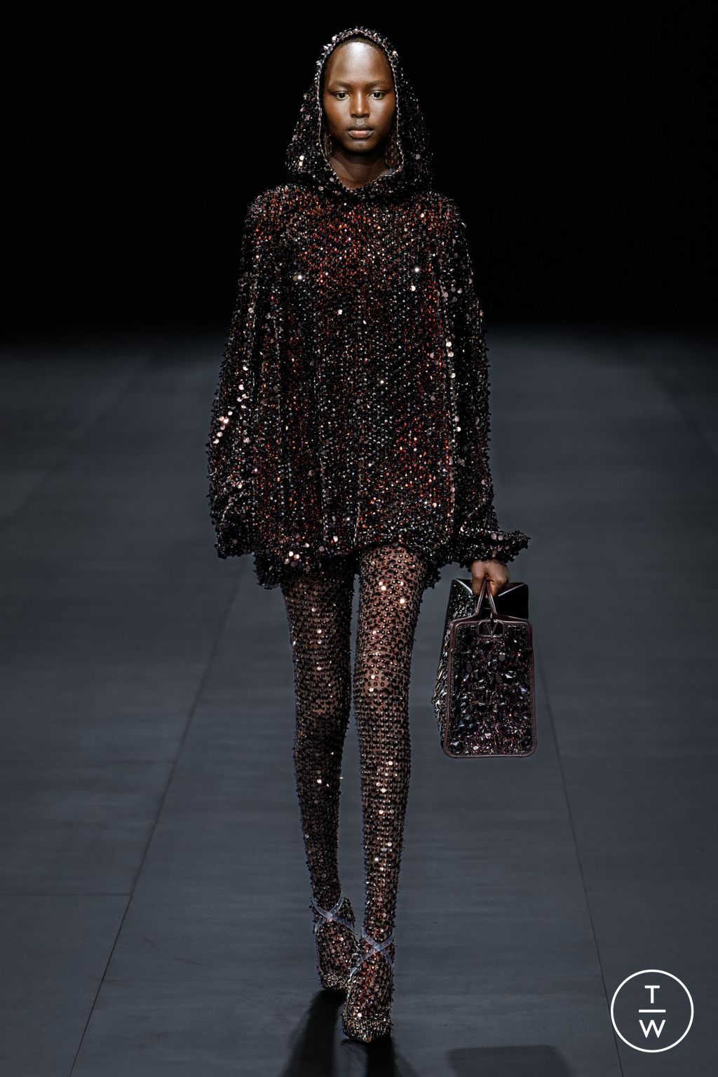 Fashion Week Paris Spring/Summer 2023 look 18 from the Valentino collection womenswear