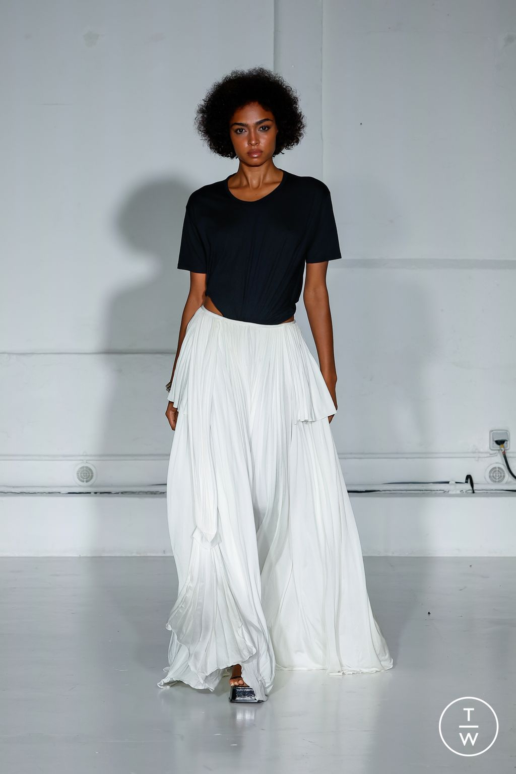 Fashion Week Paris Spring/Summer 2024 look 19 from the Mossi collection womenswear