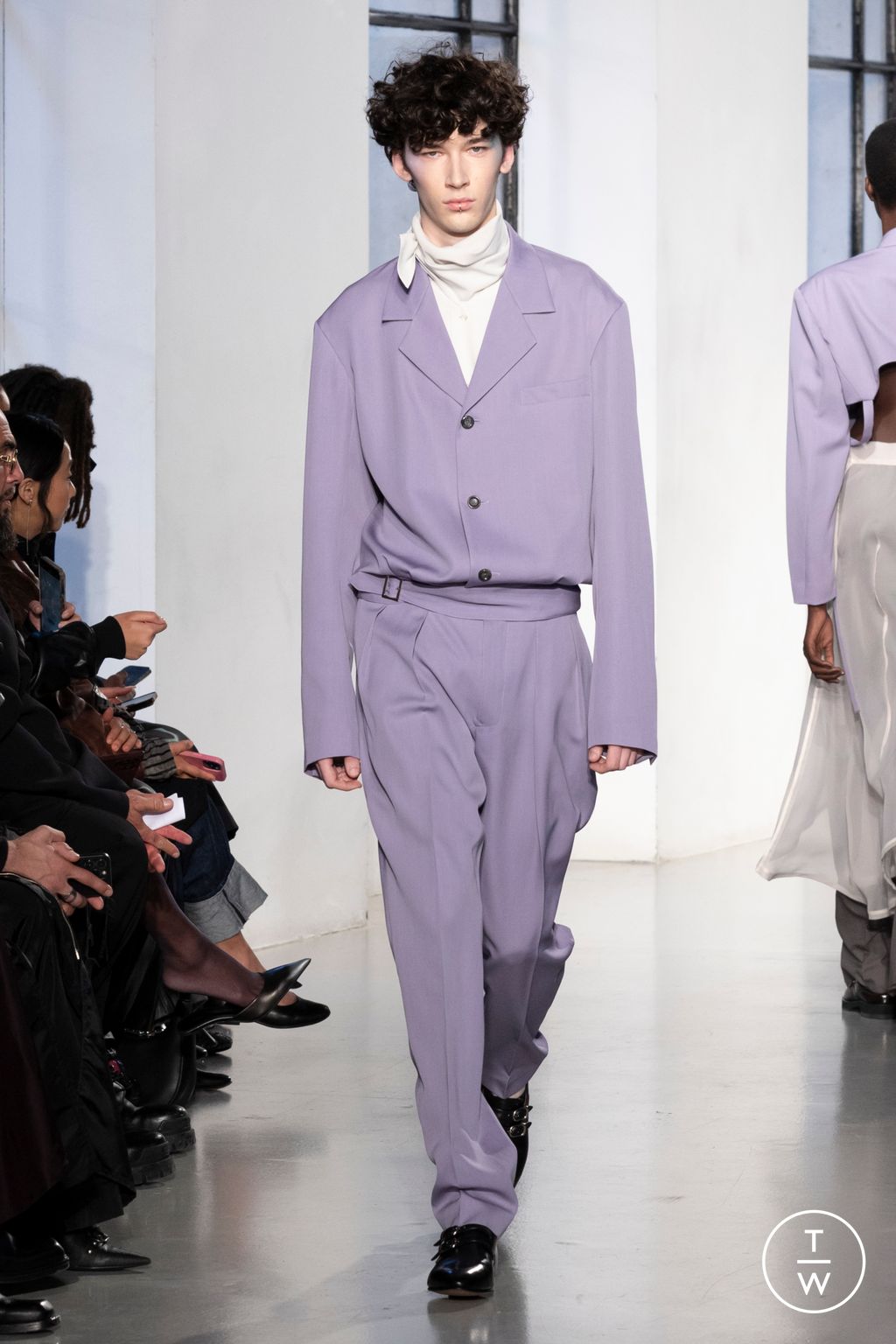 Fashion Week Paris Spring/Summer 2025 look 19 from the Ujoh collection 女装