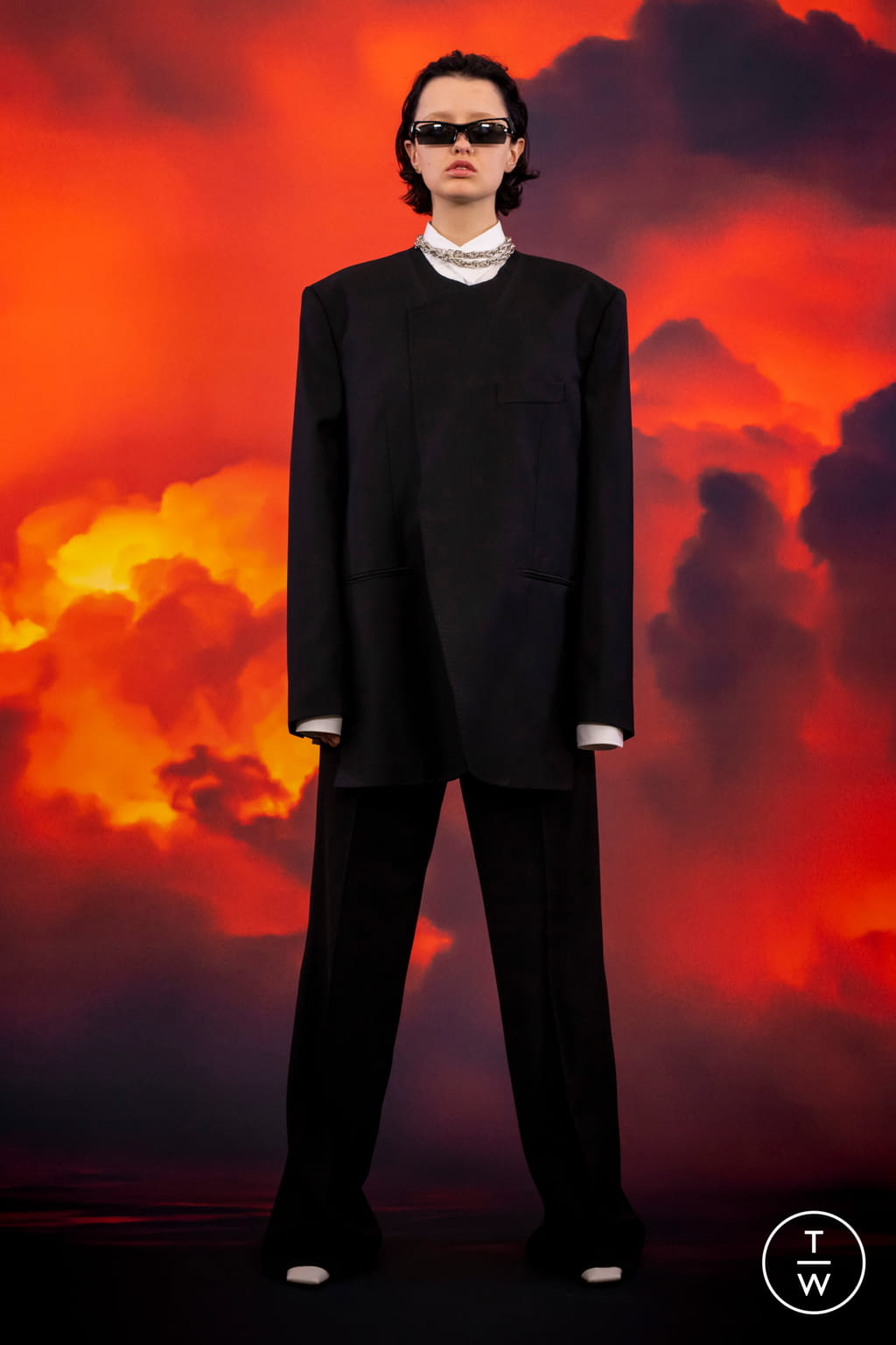 Fashion Week Paris Fall/Winter 2021 look 19 from the VETEMENTS collection menswear