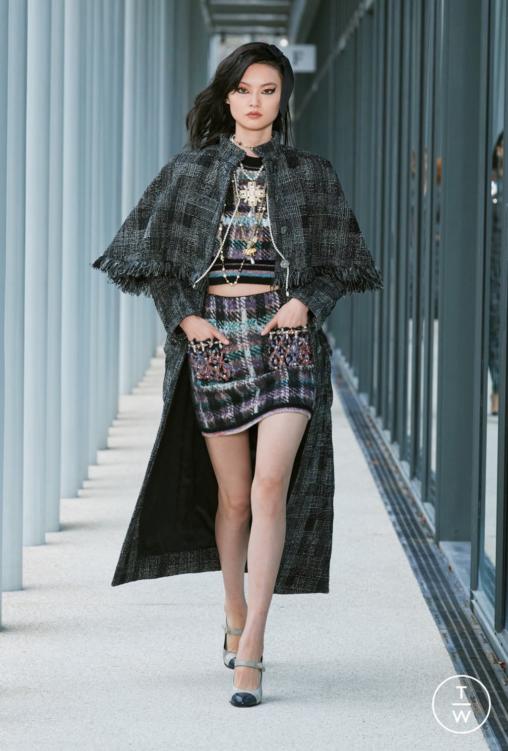 Fashion Week Paris Pre-Fall 2022 look 19 from the Chanel collection womenswear